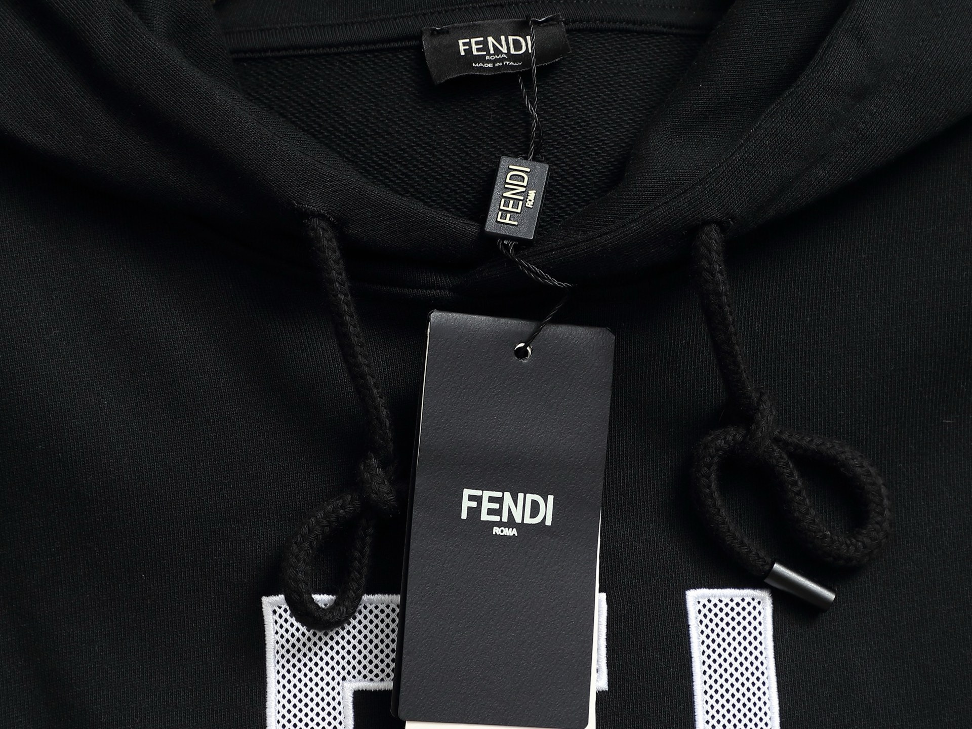 
FENDI/芬迪 420克连帽卫衣
经典印花双FLOGO标识
官方同步  高版本 高品质
时尚个性  