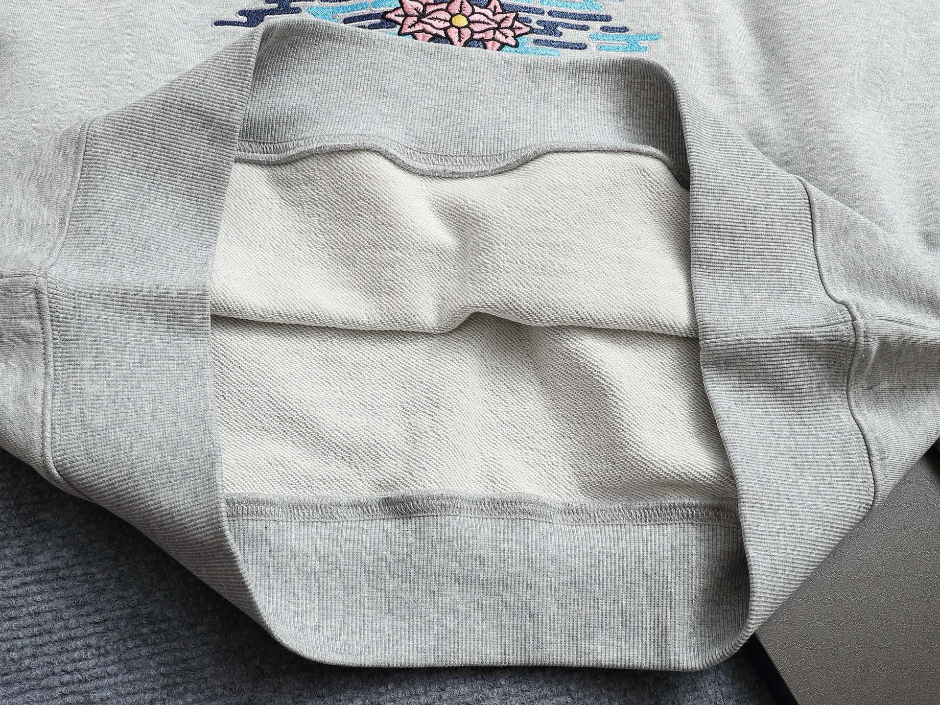 
Louis Vuitton/路易威登 钓鱼者刺绣工艺
Logo标识精致升级，灵感源自八十年代复古
原版