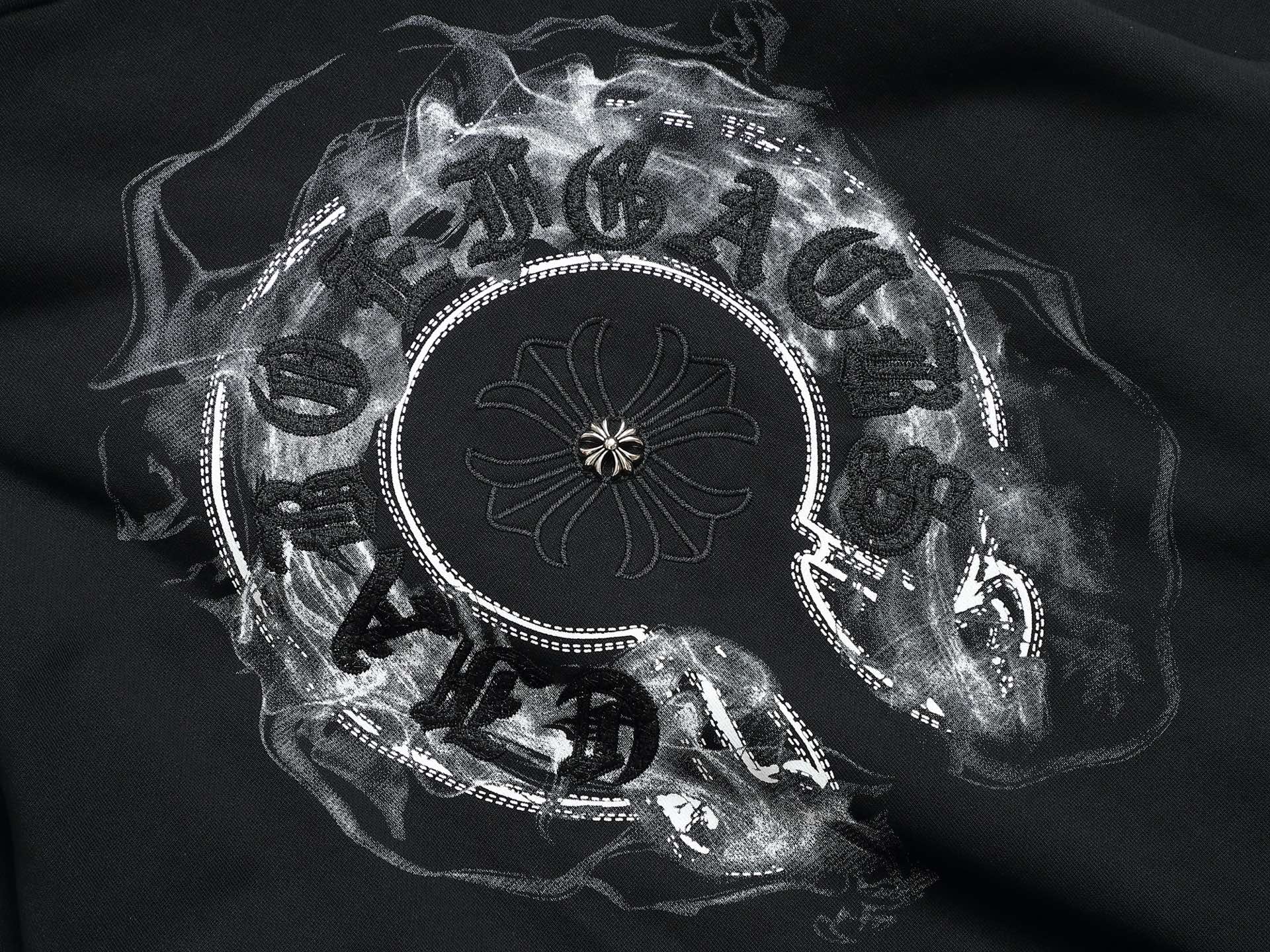 
Chrome hearts ch克罗心十字架马蹄LOGO
万针刺绣工艺圆领卫衣
版型大 宽松有型区别低