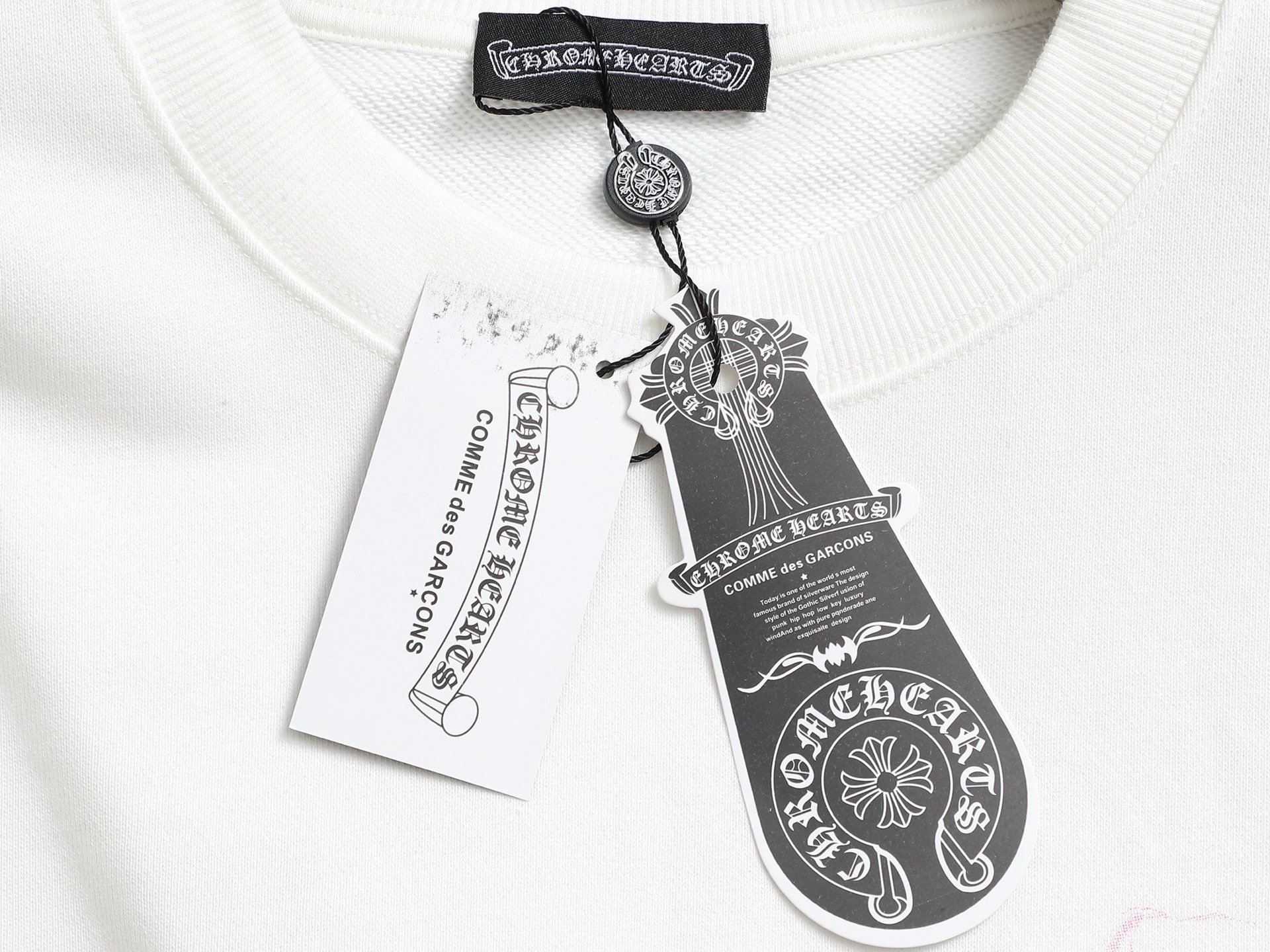 
Chrome hearts ch克罗心十字架马蹄LOGO
万针刺绣工艺圆领卫衣
版型大 宽松有型区别低