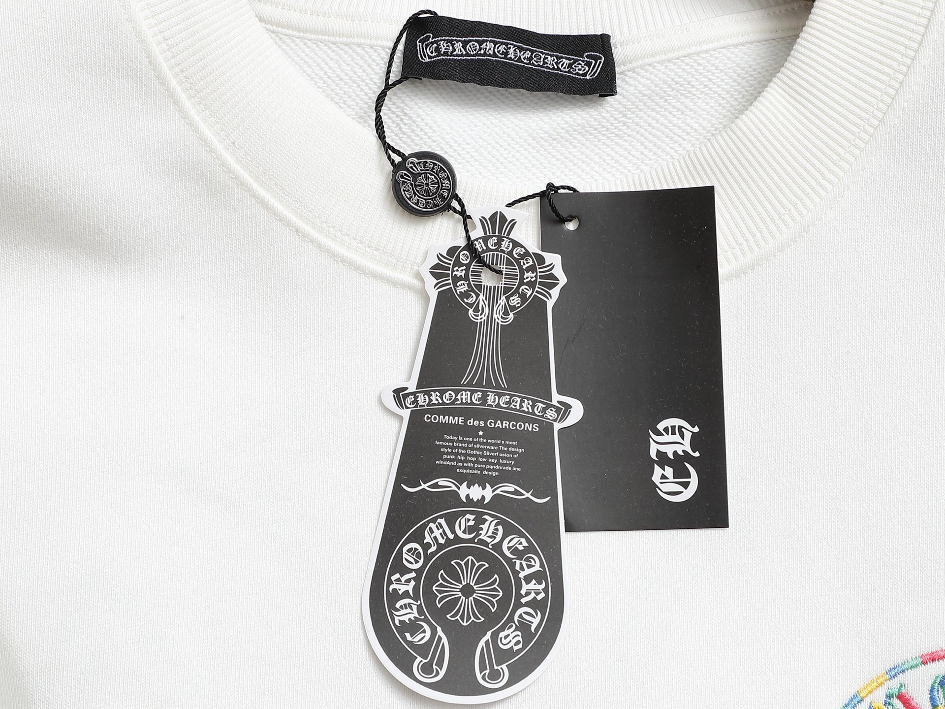 
Chrome hearts ch克罗心十字架马蹄LOGO
万针刺绣工艺圆领卫衣
版型大 宽松有型区别低