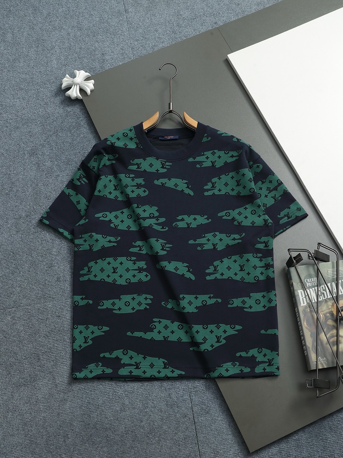 P100 Louis Vuitton/Louis Vuitton Impresión industrial de alta gama El logotipo clásico está exquisitamente actualizado,…
