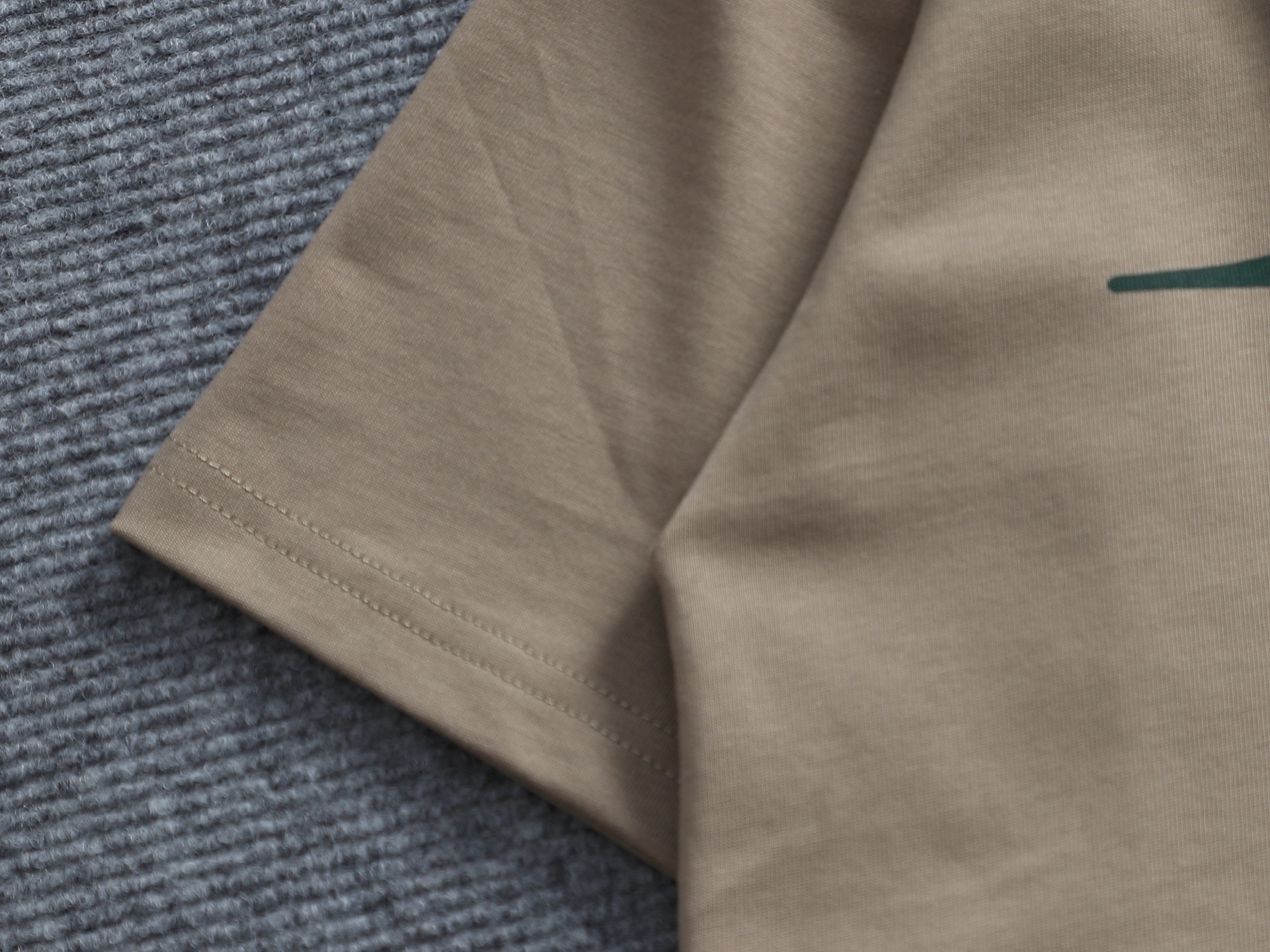 BURBERRY   BBR  巴宝莉  微宽版型XS-L新款独家限定 26年最新最顶级  经典战马胶印
