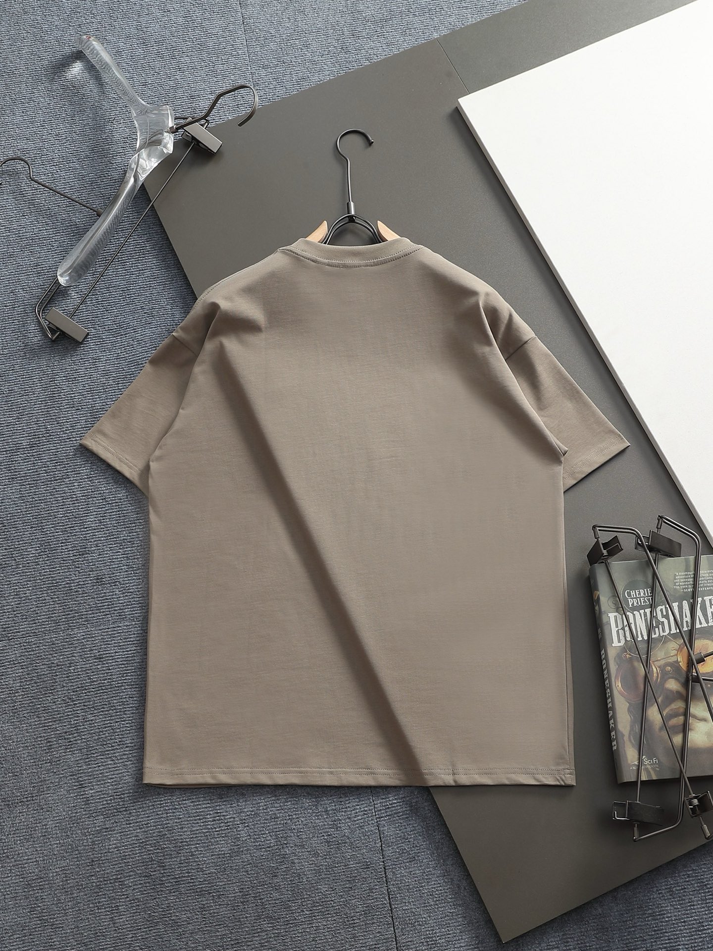 BURBERRY   BBR  巴宝莉  微宽版型XS-L新款独家限定 26年最新最顶级  经典战马胶印