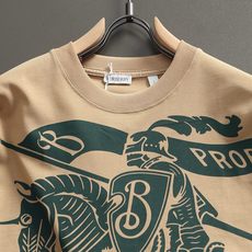 BURBERRY BBR 巴宝莉 微宽版型XS-L新款独家限定 26年最新最顶级 经典战马胶印 BURBERRY BBR 巴宝莉 微宽版型XS-L新款独家限定 26年最新最顶级 经典战马胶印
