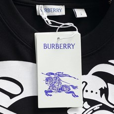 BURBERRY BBR 巴宝莉 微宽版型XS-L新款独家限定 26年最新最顶级 经典战马胶印 BURBERRY BBR 巴宝莉 微宽版型XS-L新款独家限定 26年最新最顶级 经典战马胶印