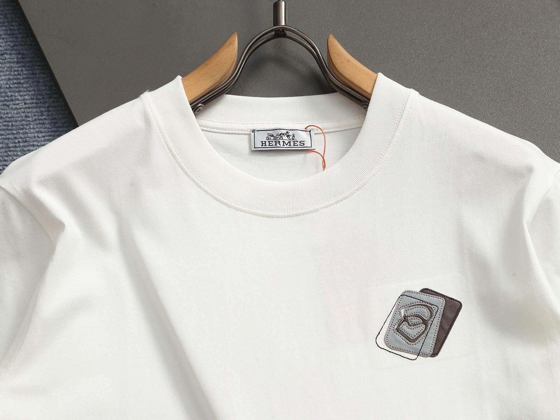 Hermès Hermes爱马仕 2025秋冬新款 高端优雅 男士定制 260g纯棉短袖