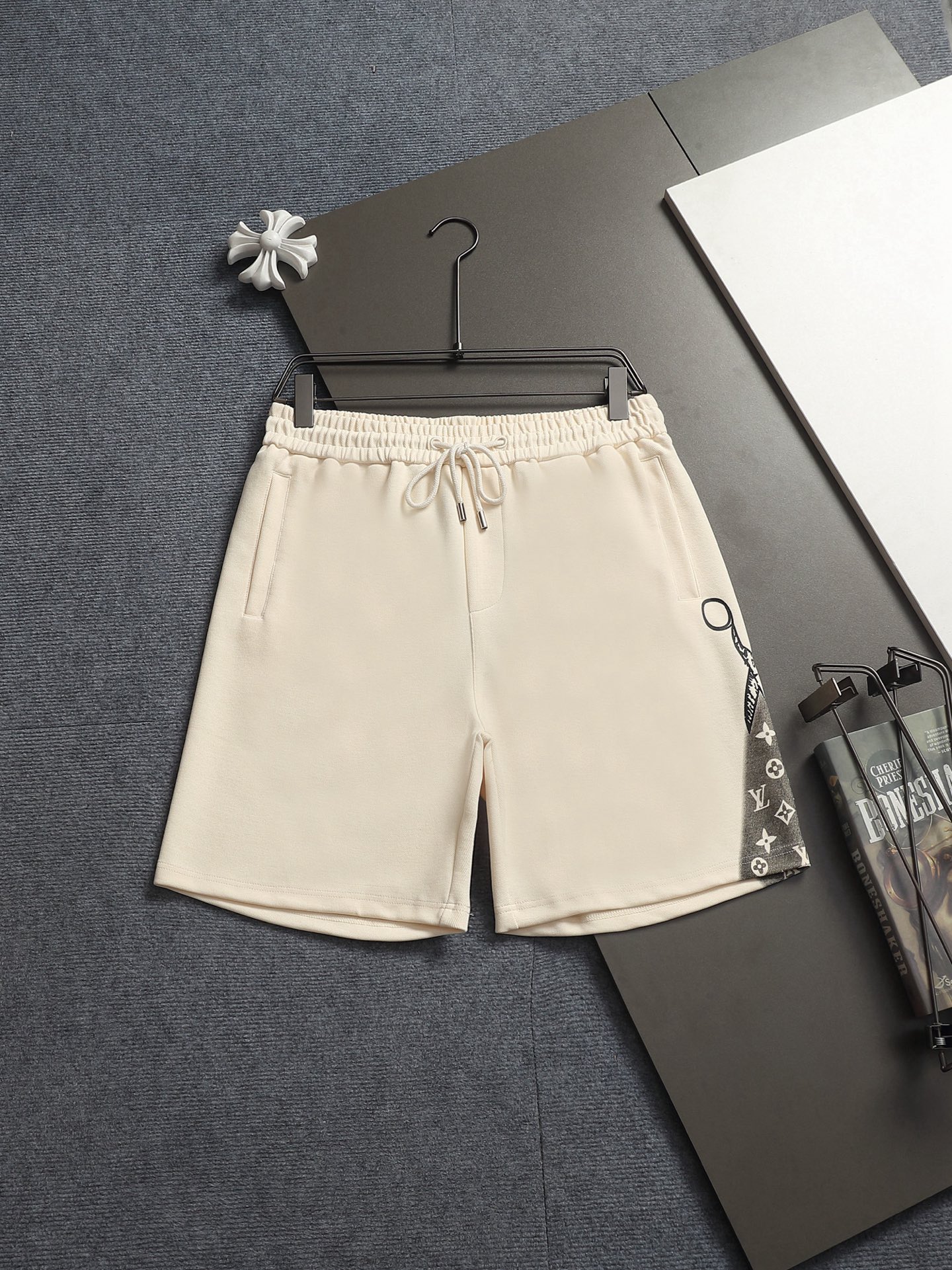 P95 Louis Vuitton/Luis Vuitton 2026SS Nuevo short de rizo, tejido personalizado con textura de gofre, técnica de estamp…
