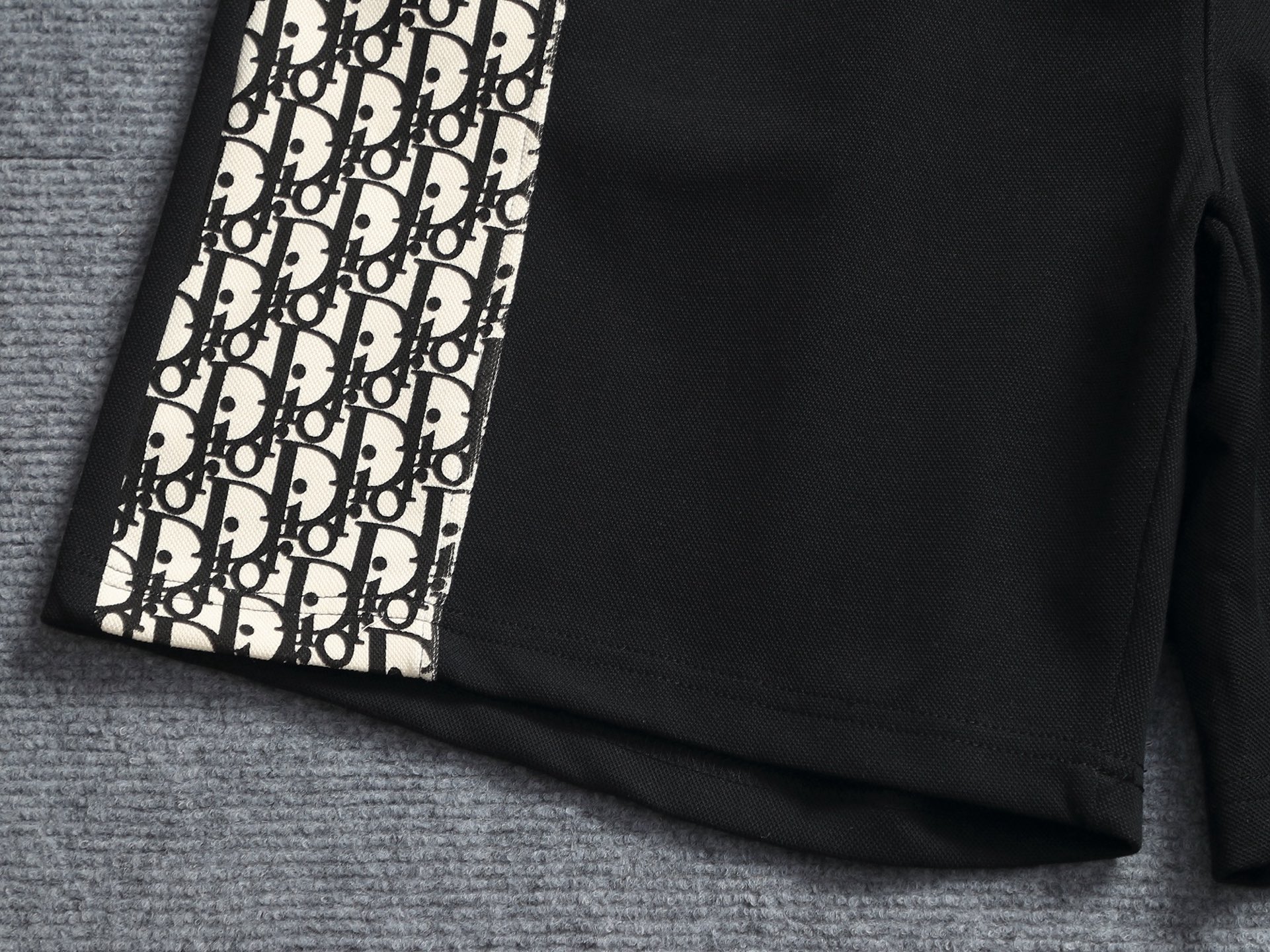 Dior DIOR 迪奥 26ss 毛圈短裤 ～采用棉质毛圈面料精心制作 饰以同色调图案