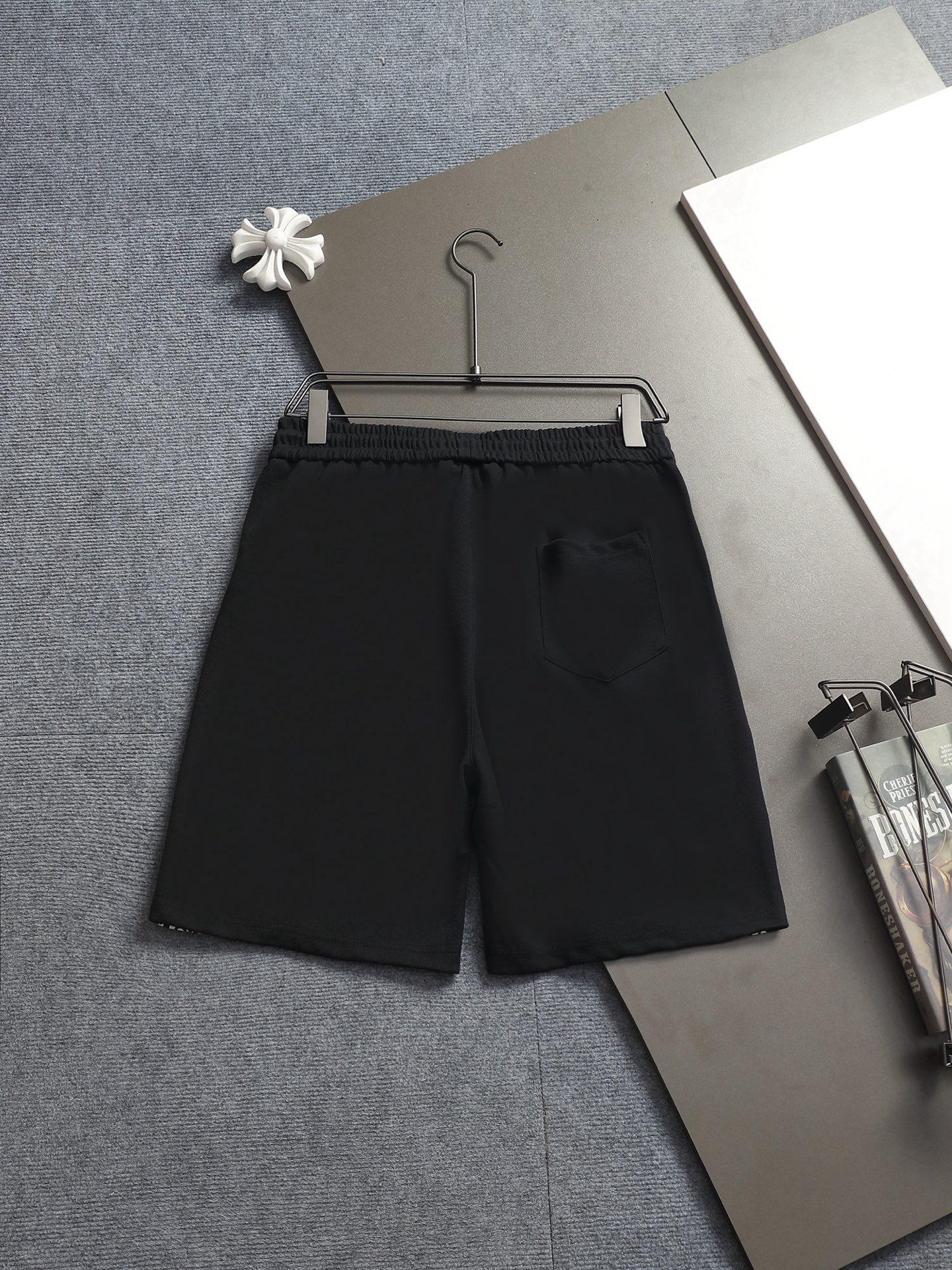Dior DIOR 迪奥 26ss 毛圈短裤 ～采用棉质毛圈面料精心制作 饰以同色调图案