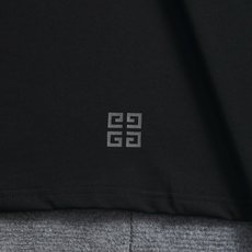 GIVENCHY 印花工艺贴布绣纪梵希 短袖t桖高级洗水工艺 版型大 宽松有型区别低版本瘦长版型上身拉 GIVENCHY 印花工艺贴布绣纪梵希 短袖t桖高级洗水工艺 版型大 宽松有型区别低版本瘦长版型上身拉