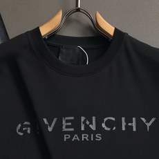 GIVENCHY 印花工艺贴布绣纪梵希 短袖t桖高级洗水工艺 版型大 宽松有型区别低版本瘦长版型上身拉 GIVENCHY 印花工艺贴布绣纪梵希 短袖t桖高级洗水工艺 版型大 宽松有型区别低版本瘦长版型上身拉