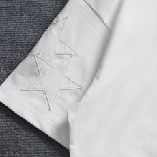 GIVENCHY 印花工艺贴布绣纪梵希 短袖t桖高级洗水工艺 版型大 宽松有型区别低版本瘦长版型上身拉 GIVENCHY 印花工艺贴布绣纪梵希 短袖t桖高级洗水工艺 版型大 宽松有型区别低版本瘦长版型上身拉