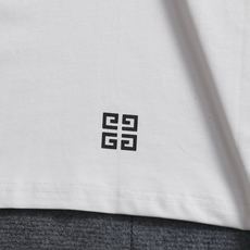 GIVENCHY 印花工艺贴布绣纪梵希 短袖t桖高级洗水工艺 版型大 宽松有型区别低版本瘦长版型上身拉 GIVENCHY 印花工艺贴布绣纪梵希 短袖t桖高级洗水工艺 版型大 宽松有型区别低版本瘦长版型上身拉