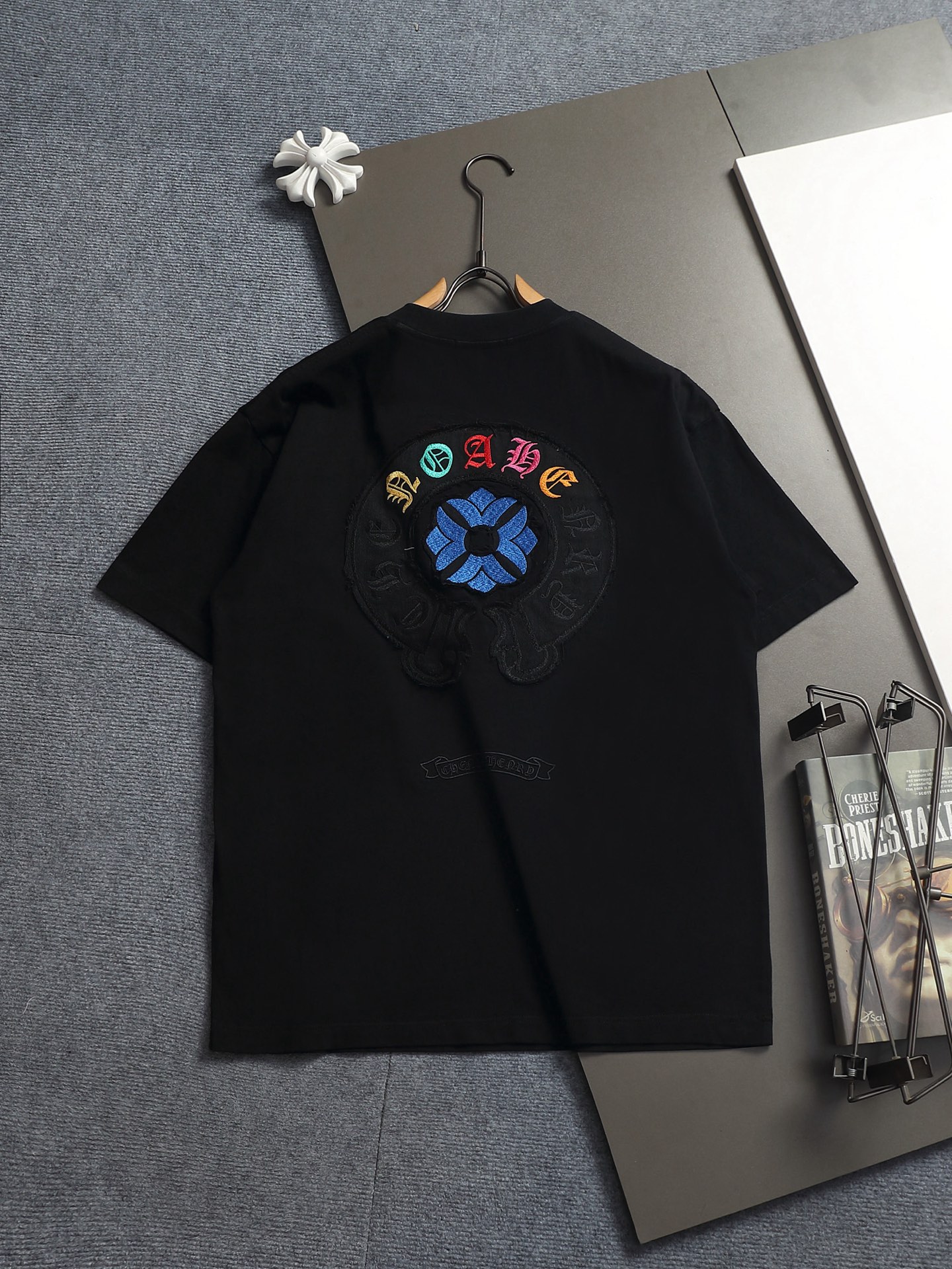 Chrome Hearts 𝗖𝗵𝗿𝗼𝗺𝗲 𝗛𝗲𝗮𝗿𝘁𝘀/克罗心2025马蹄贴布刺绣夏季新款 美式酸洗做旧激光烧花贴布绣情侣休闲短袖T恤