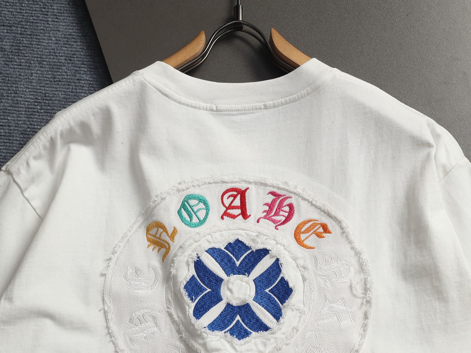 Chrome Hearts 𝗖𝗵𝗿𝗼𝗺𝗲 𝗛𝗲𝗮𝗿𝘁𝘀/克罗心2025马蹄贴布刺绣夏季新款 美式酸洗做旧激光烧花贴布绣情侣休闲短袖T恤