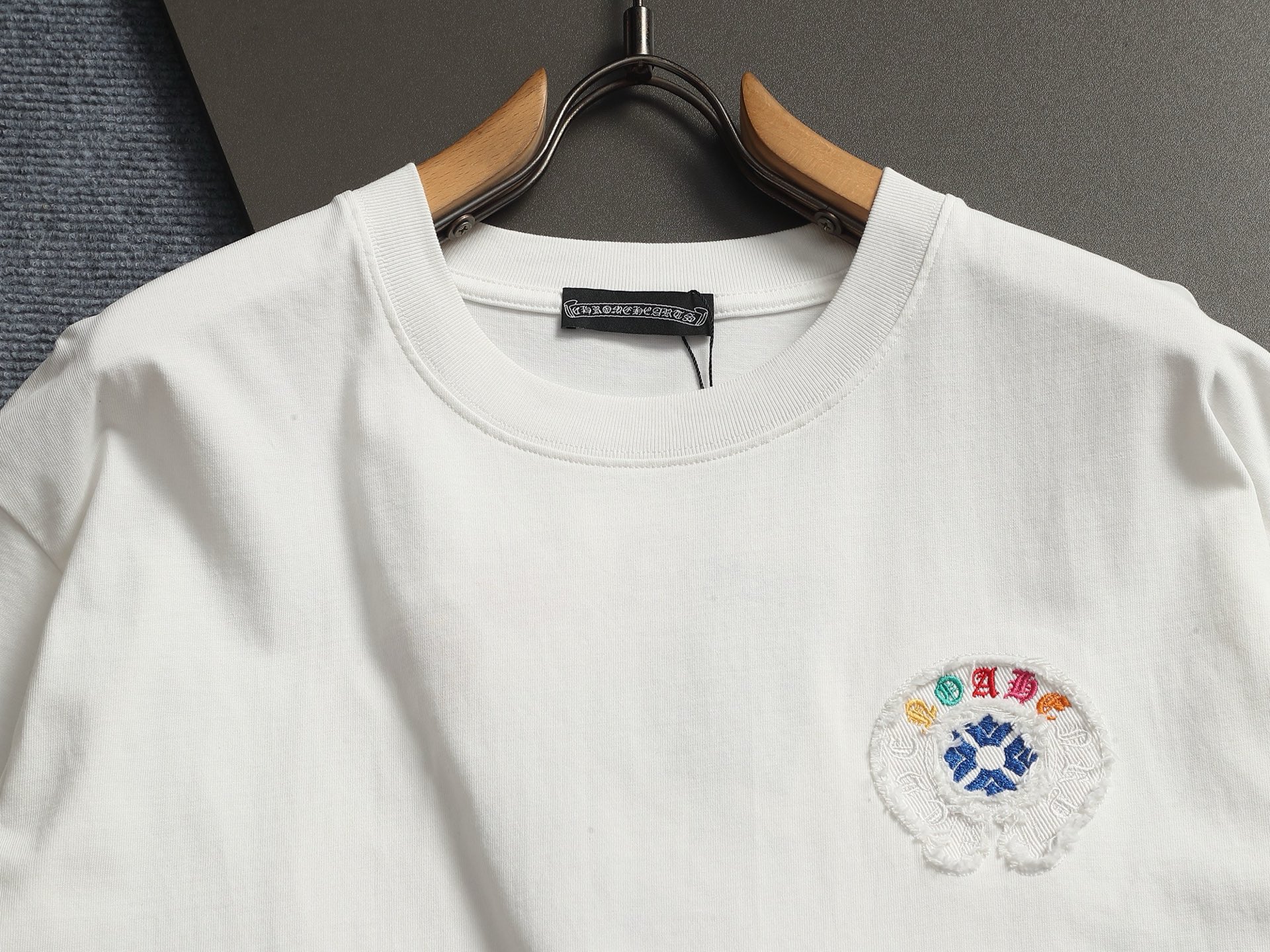 Chrome Hearts 𝗖𝗵𝗿𝗼𝗺𝗲 𝗛𝗲𝗮𝗿𝘁𝘀/克罗心2025马蹄贴布刺绣夏季新款 美式酸洗做旧激光烧花贴布绣情侣休闲短袖T恤