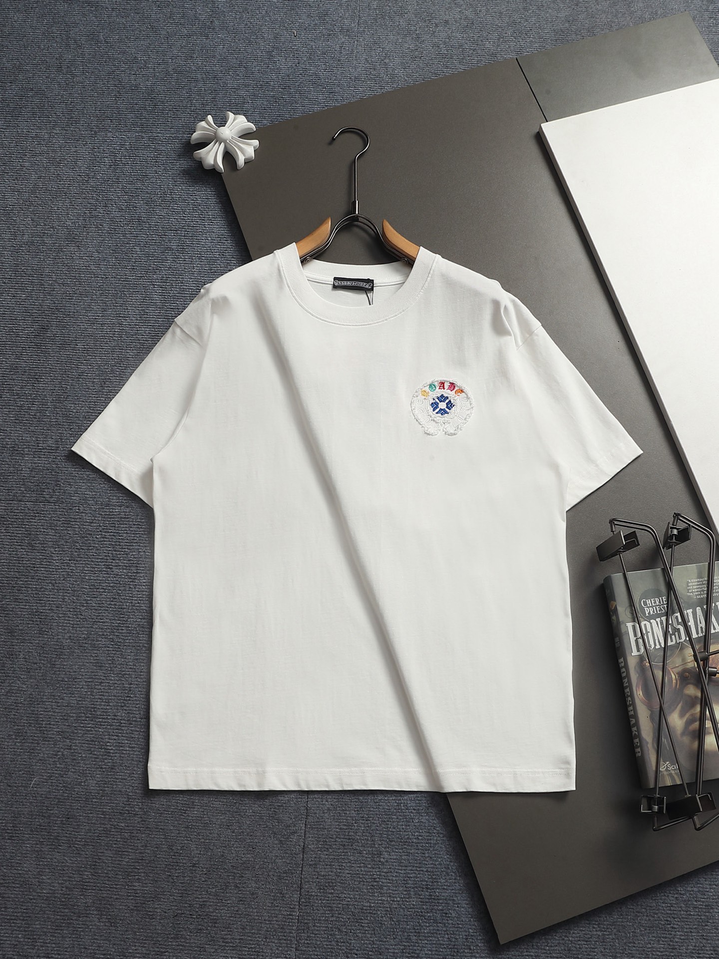 Chrome Hearts 𝗖𝗵𝗿𝗼𝗺𝗲 𝗛𝗲𝗮𝗿𝘁𝘀/克罗心2025马蹄贴布刺绣夏季新款 美式酸洗做旧激光烧花贴布绣情侣休闲短袖T恤