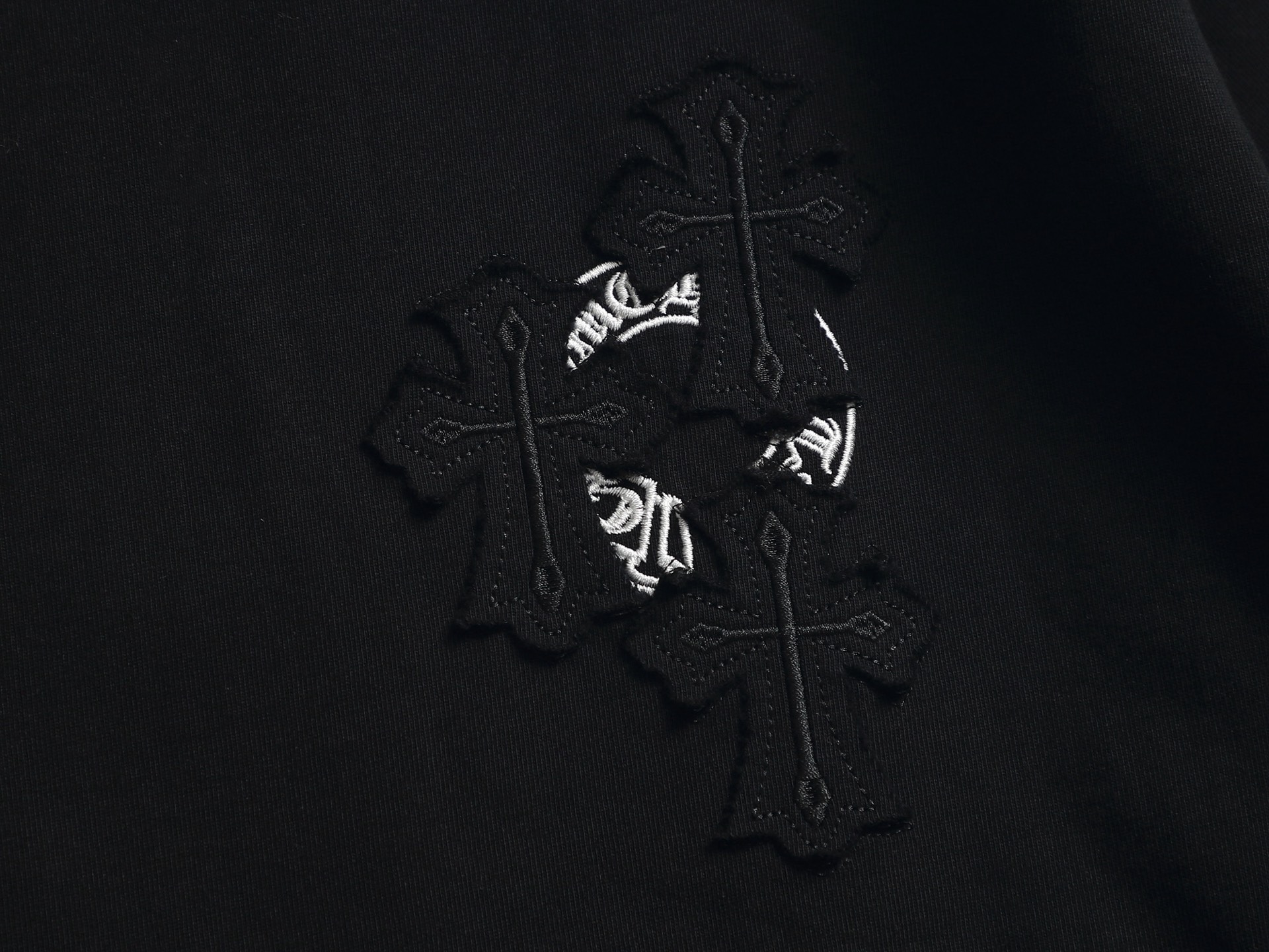 Chrome Hearts 𝗖𝗵𝗿𝗼𝗺𝗲 𝗛𝗲𝗮𝗿𝘁𝘀/克罗心2026十字架贴布刺绣夏季新款 美式酸洗做旧激光烧花贴布绣情侣休闲短袖T恤