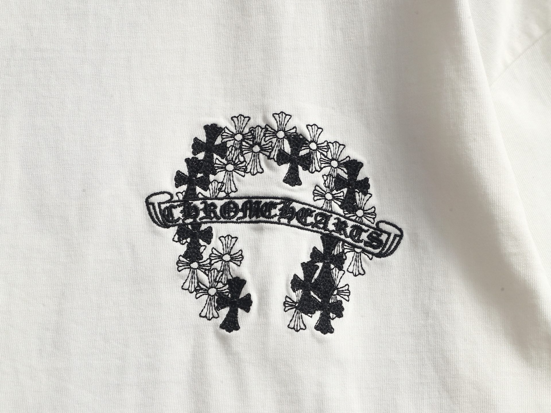 Chrome Hearts 𝗖𝗵𝗿𝗼𝗺𝗲 𝗛𝗲𝗮𝗿𝘁𝘀/克罗心2026十字架贴布刺绣夏季新款 美式酸洗做旧激光烧花贴布绣情侣休闲短袖T恤