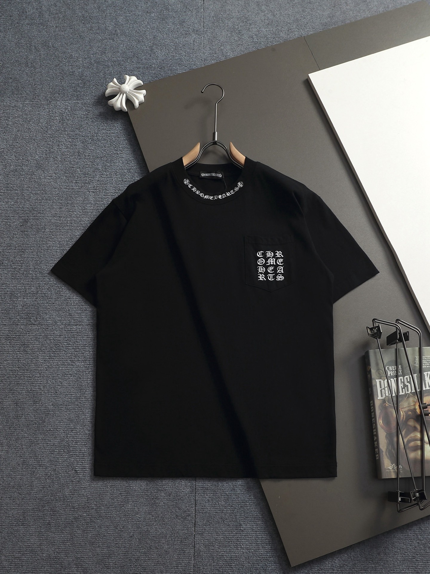 Chrome Hearts 𝗖𝗵𝗿𝗼𝗺𝗲 𝗛𝗲𝗮𝗿𝘁𝘀/克罗心2026梵文贴布刺绣夏季新款 美式酸洗做旧激光烧花贴布绣情侣休闲短袖T恤