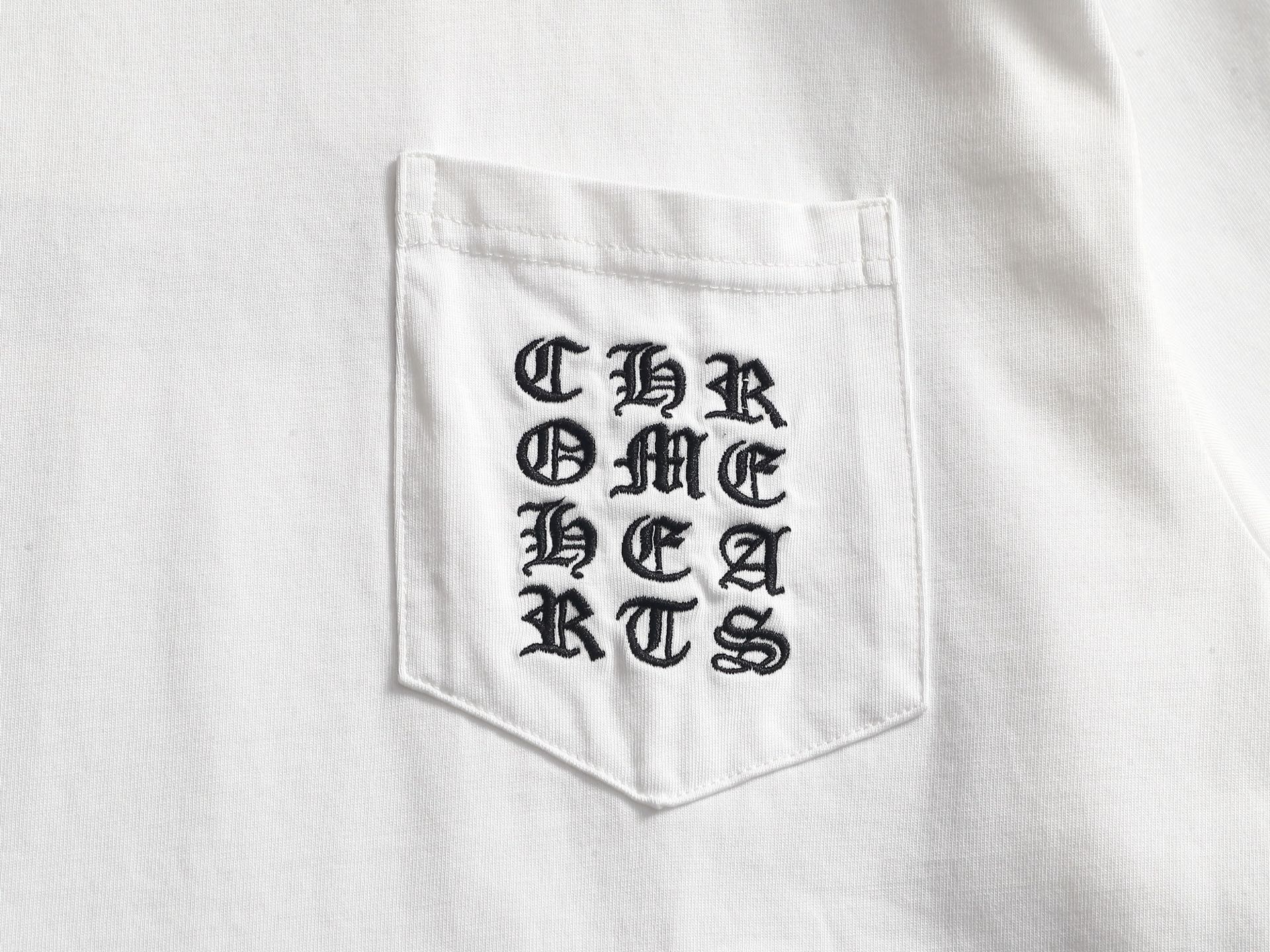 Chrome Hearts 𝗖𝗵𝗿𝗼𝗺𝗲 𝗛𝗲𝗮𝗿𝘁𝘀/克罗心2026梵文贴布刺绣夏季新款 美式酸洗做旧激光烧花贴布绣情侣休闲短袖T恤