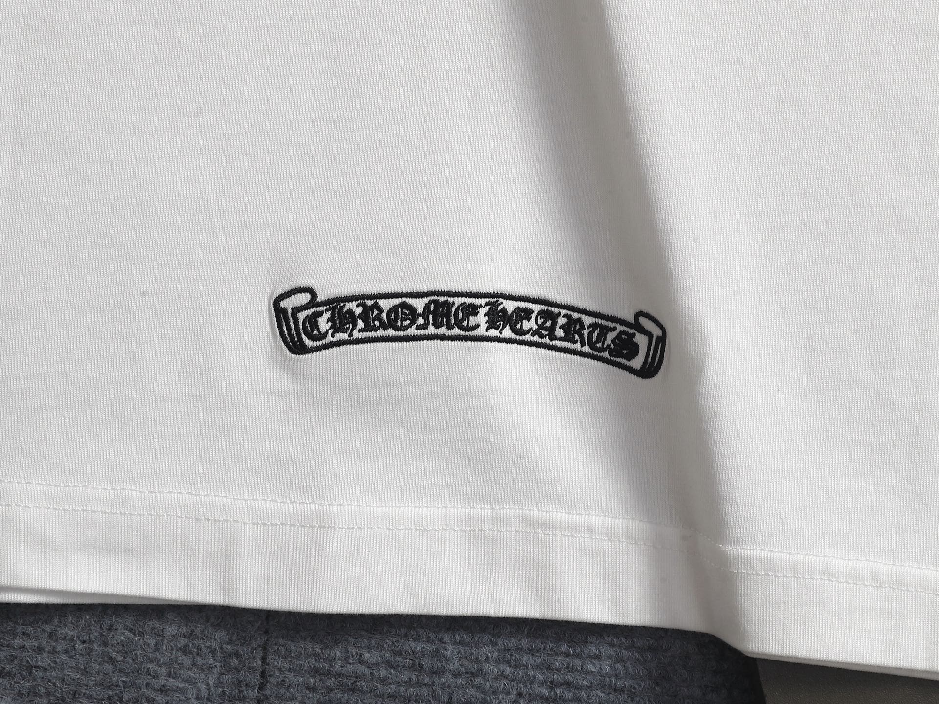 Chrome Hearts 𝗖𝗵𝗿𝗼𝗺𝗲 𝗛𝗲𝗮𝗿𝘁𝘀/克罗心2026梵文贴布刺绣夏季新款 美式酸洗做旧激光烧花贴布绣情侣休闲短袖T恤