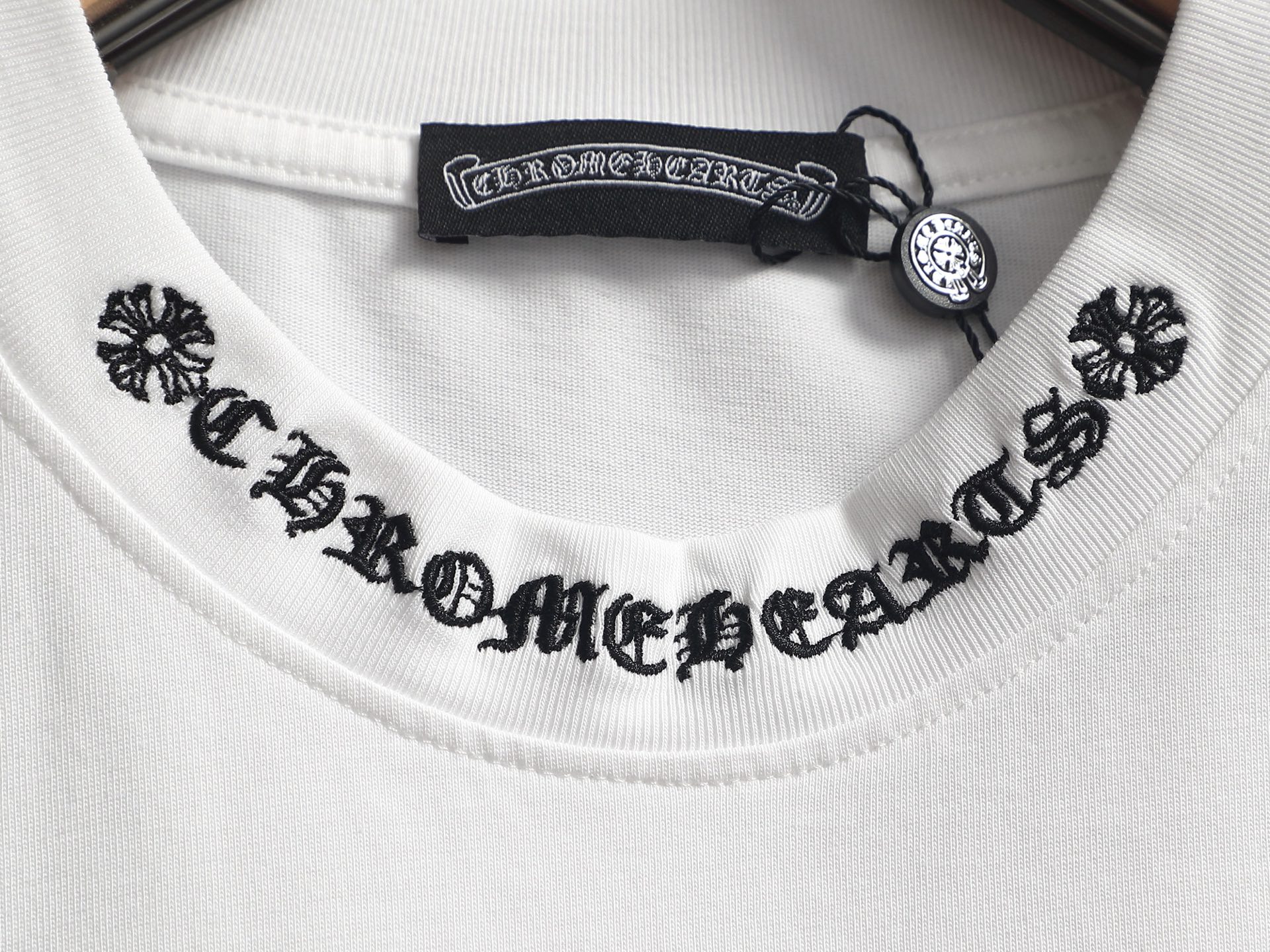 Chrome Hearts 𝗖𝗵𝗿𝗼𝗺𝗲 𝗛𝗲𝗮𝗿𝘁𝘀/克罗心2026梵文贴布刺绣夏季新款 美式酸洗做旧激光烧花贴布绣情侣休闲短袖T恤