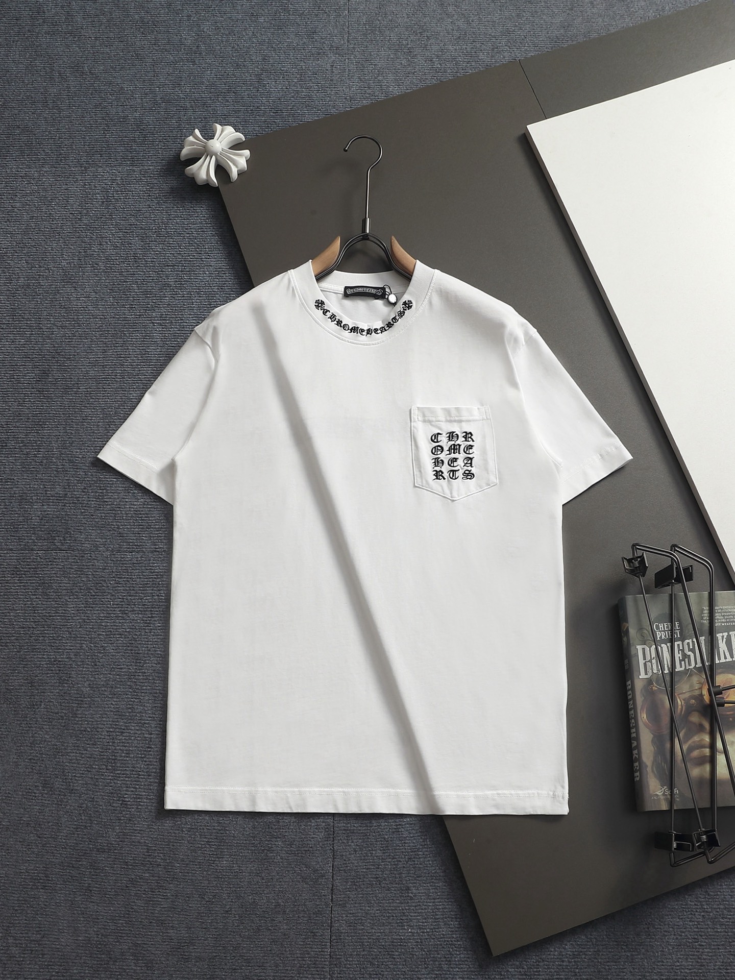 Chrome Hearts 𝗖𝗵𝗿𝗼𝗺𝗲 𝗛𝗲𝗮𝗿𝘁𝘀/克罗心2026梵文贴布刺绣夏季新款 美式酸洗做旧激光烧花贴布绣情侣休闲短袖T恤