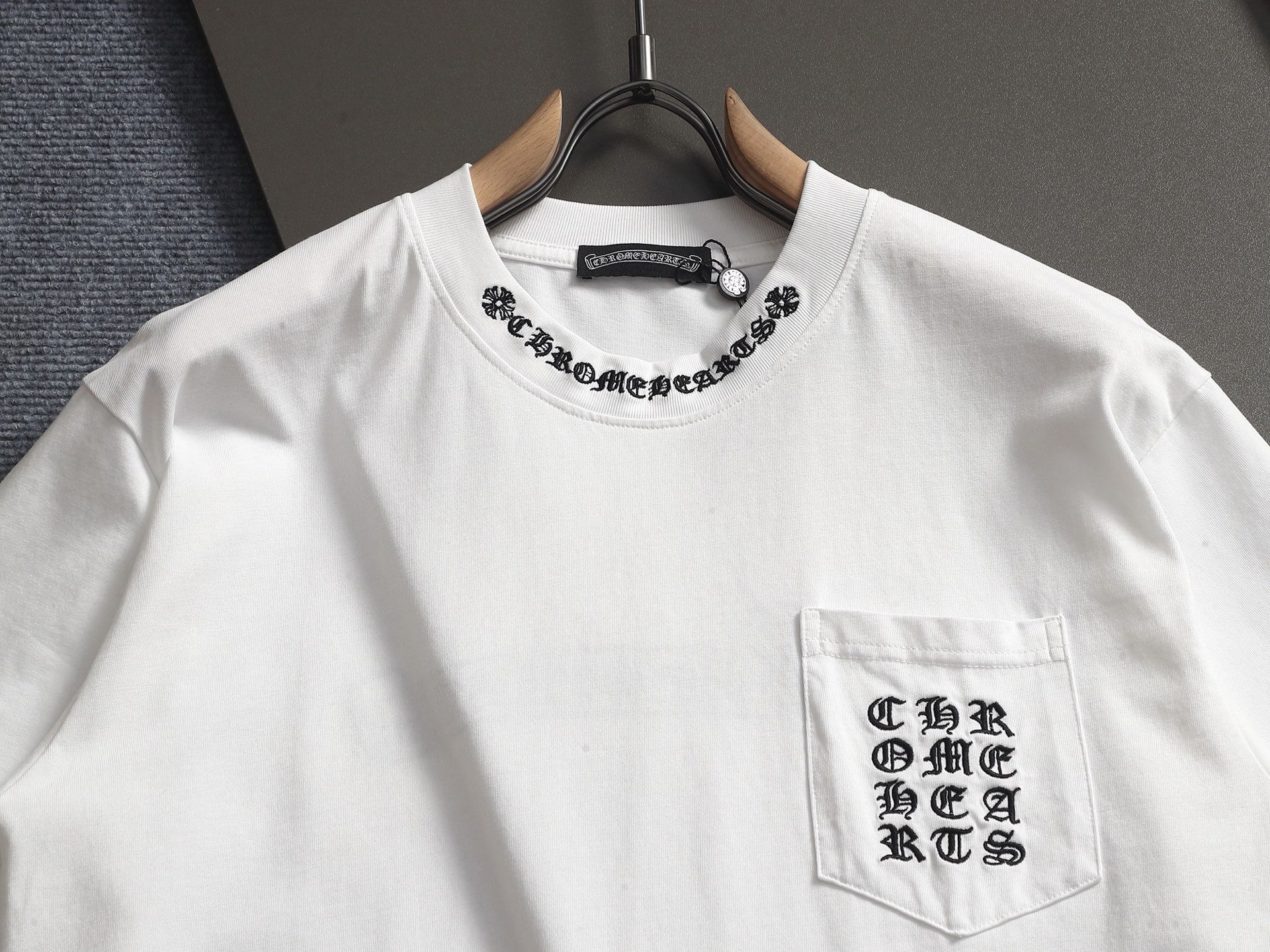 Chrome Hearts 𝗖𝗵𝗿𝗼𝗺𝗲 𝗛𝗲𝗮𝗿𝘁𝘀/克罗心2026梵文贴布刺绣夏季新款 美式酸洗做旧激光烧花贴布绣情侣休闲短袖T恤