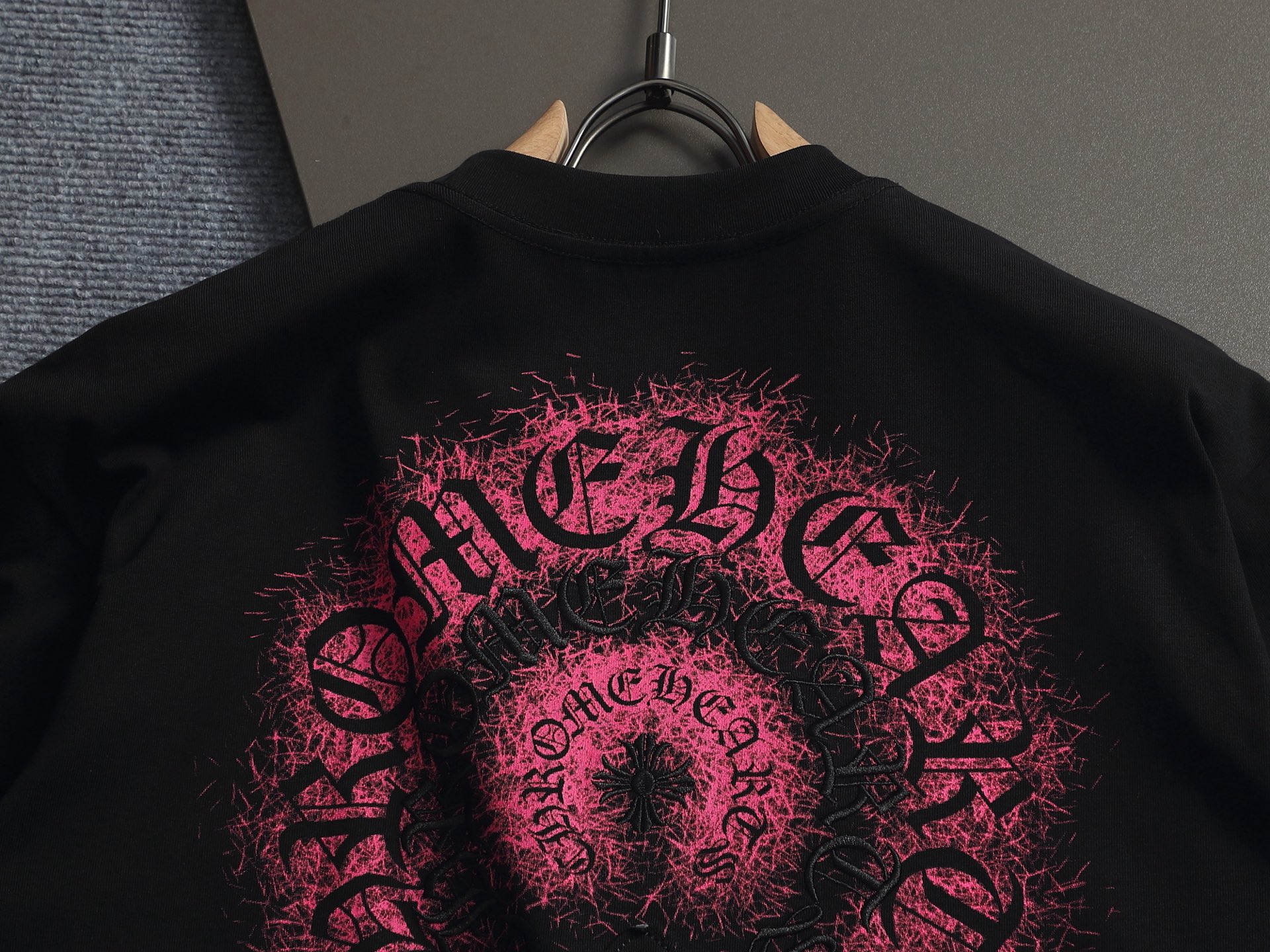 Chrome Hearts 𝗖𝗵𝗿𝗼𝗺𝗲 𝗛𝗲𝗮𝗿𝘁𝘀/克罗心2026十字架贴布刺绣 五金LOGO夏季新款 美式酸洗做旧激光烧花贴布绣情侣休闲短袖T恤