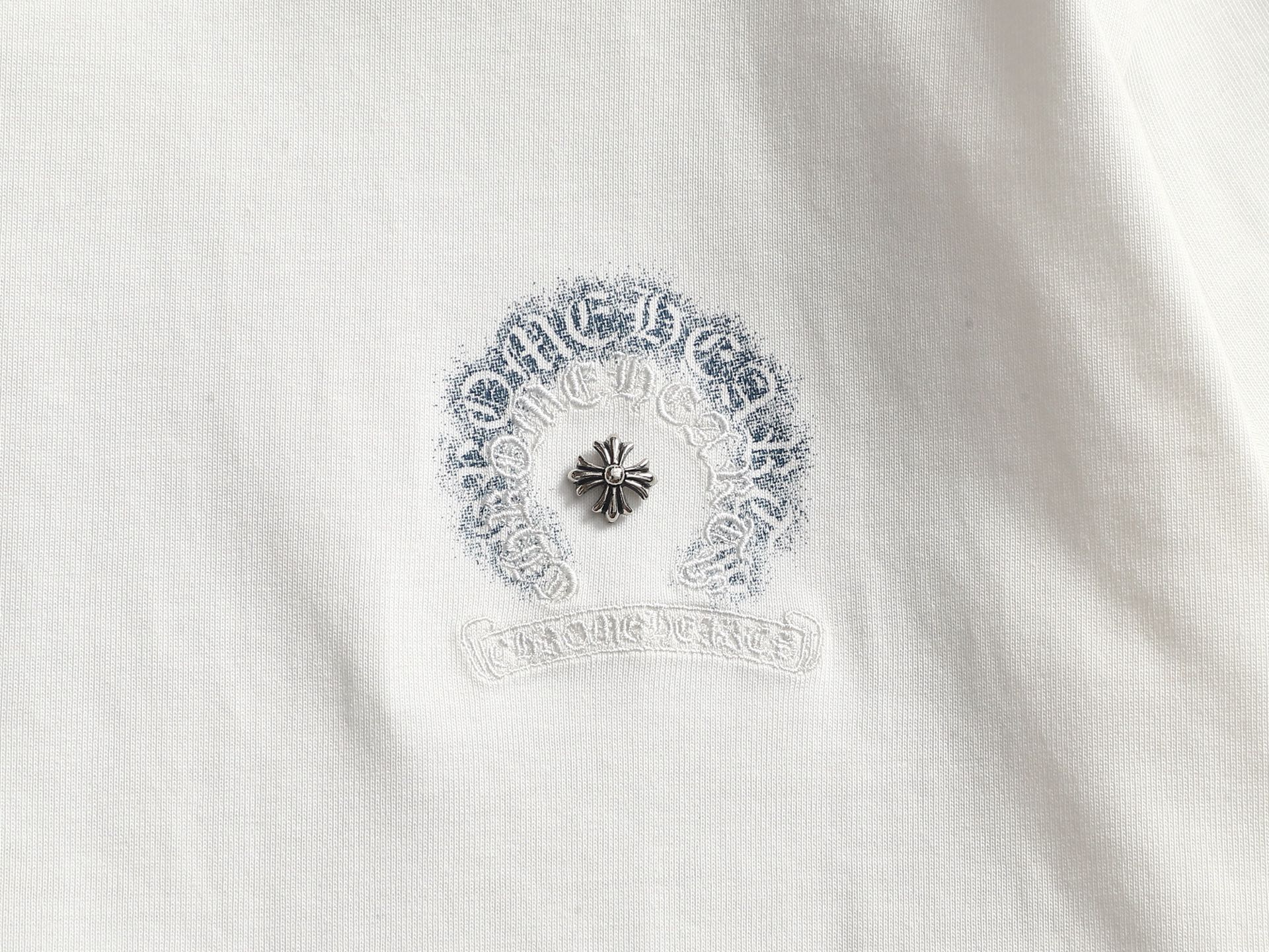Chrome Hearts 𝗖𝗵𝗿𝗼𝗺𝗲 𝗛𝗲𝗮𝗿𝘁𝘀/克罗心2026十字架贴布刺绣 五金LOGO夏季新款 美式酸洗做旧激光烧花贴布绣情侣休闲短袖T恤