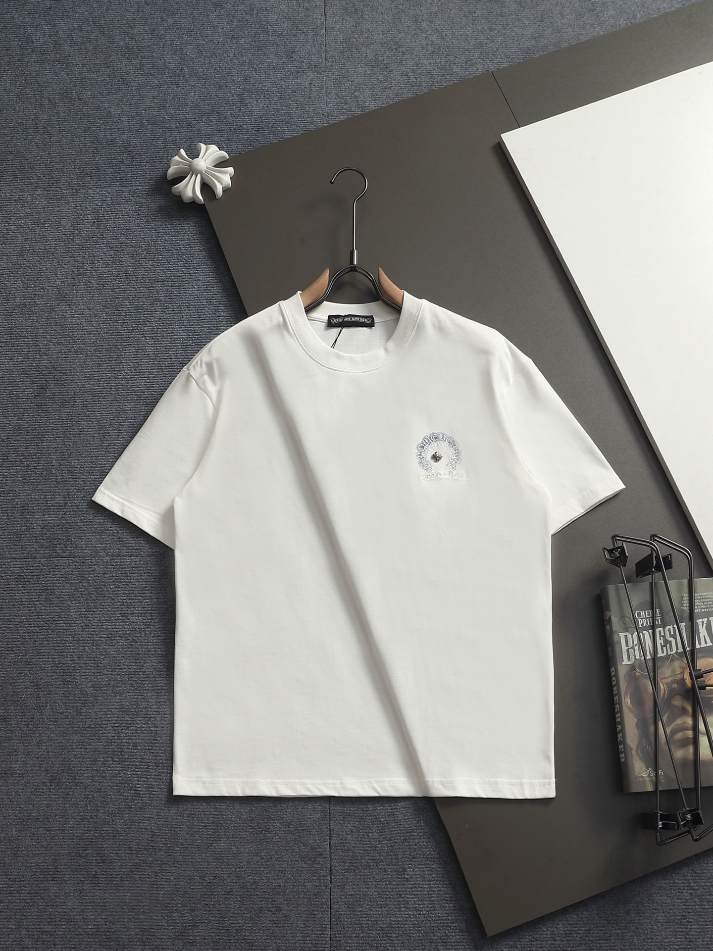 Chrome Hearts 𝗖𝗵𝗿𝗼𝗺𝗲 𝗛𝗲𝗮𝗿𝘁𝘀/克罗心2026十字架贴布刺绣 五金LOGO夏季新款 美式酸洗做旧激光烧花贴布绣情侣休闲短袖T恤