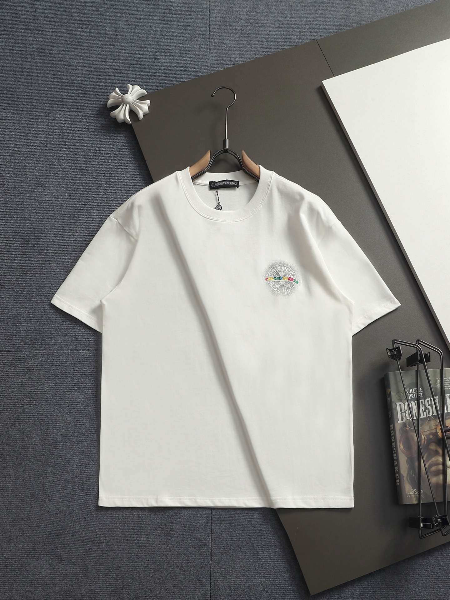 Chrome Hearts 𝗖𝗵𝗿𝗼𝗺𝗲 𝗛𝗲𝗮𝗿𝘁𝘀/克罗心2026马蹄梵文十字架LOGO集于一身夏季新款 美式酸洗拼色万针刺绣情侣休闲短袖T恤