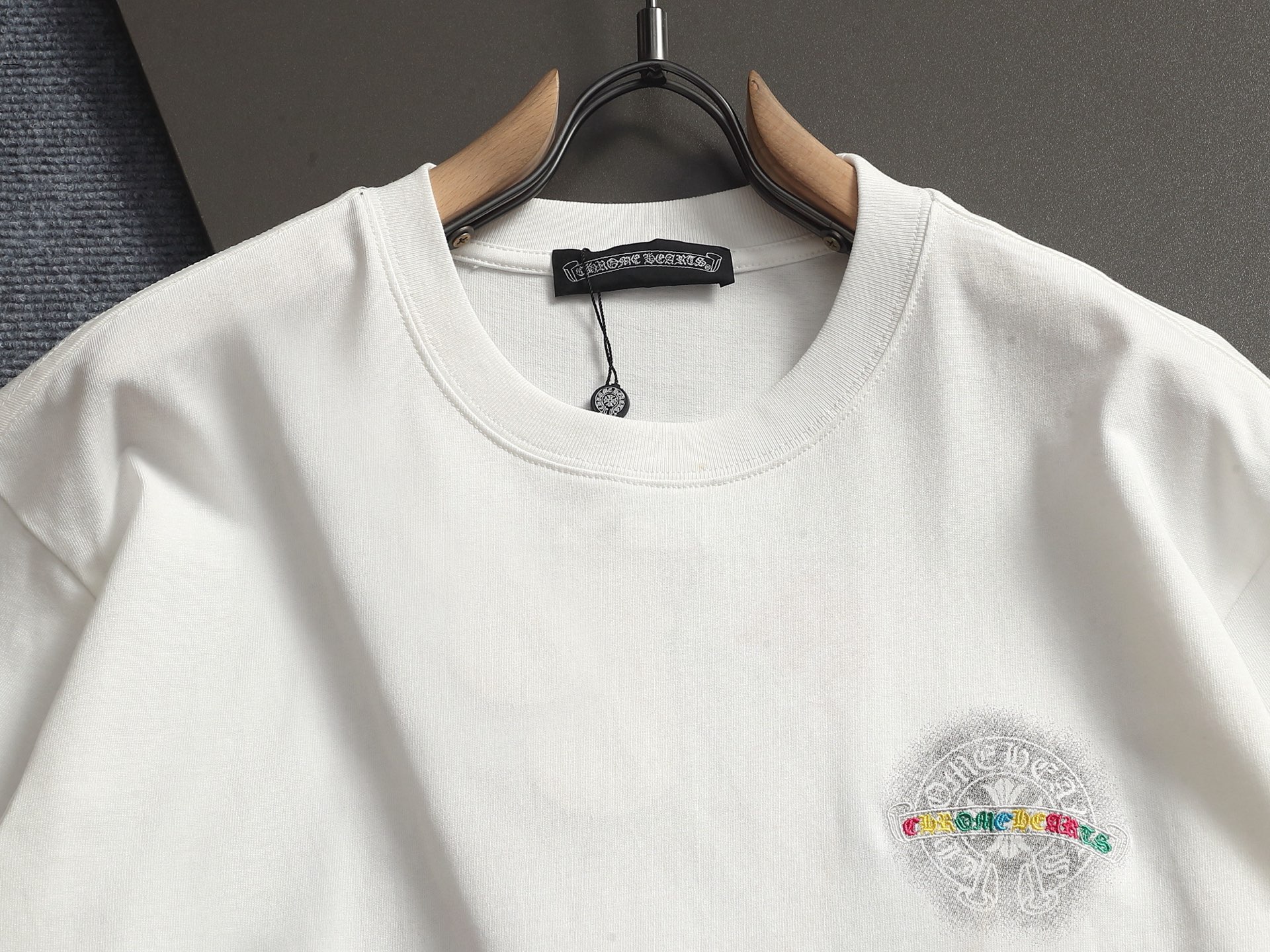 Chrome Hearts 𝗖𝗵𝗿𝗼𝗺𝗲 𝗛𝗲𝗮𝗿𝘁𝘀/克罗心2026马蹄梵文十字架LOGO集于一身夏季新款 美式酸洗拼色万针刺绣情侣休闲短袖T恤