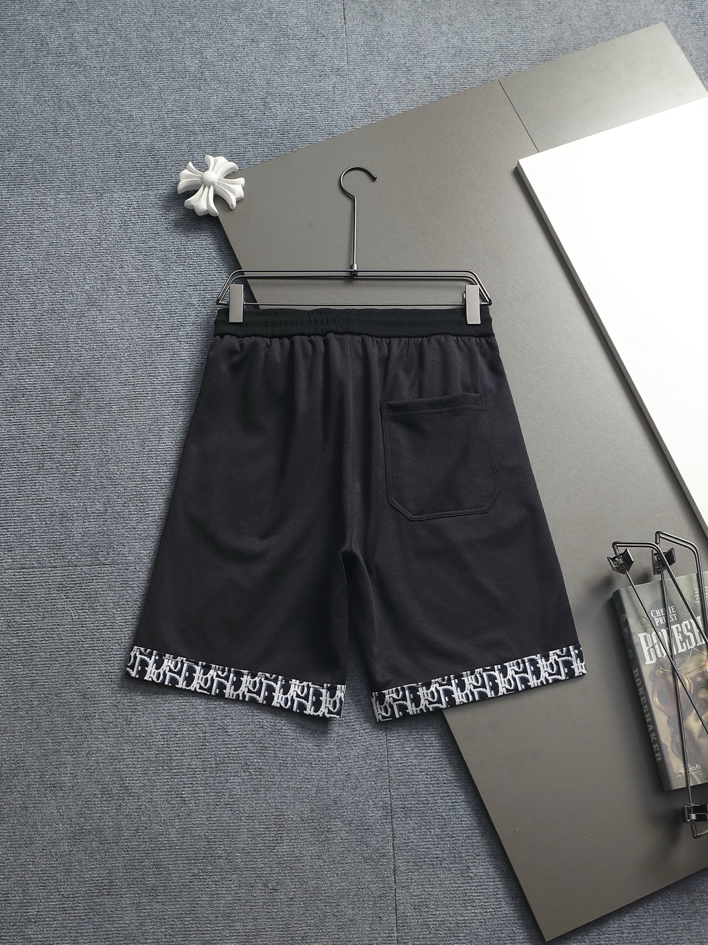 Dior DIOR 迪奥 26ss 毛圈短裤 ～采用棉质毛圈面料精心制作 饰以同色调图案