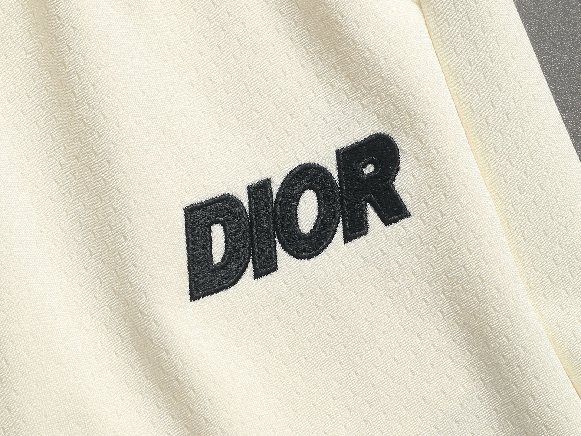 Dior DIOR 迪奥 26ss 毛圈短裤 ～采用棉质毛圈面料精心制作 饰以同色调图案