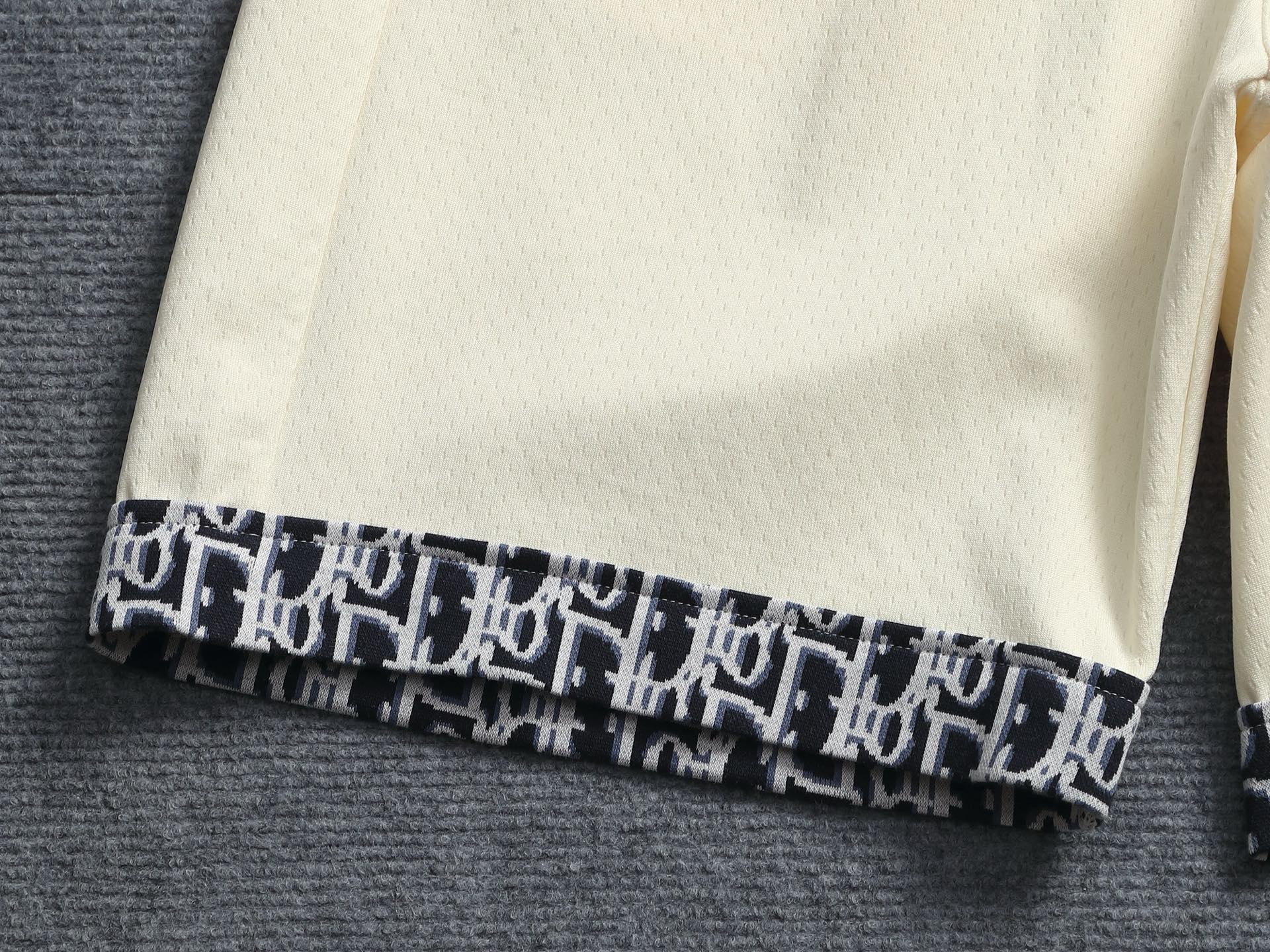 Dior DIOR 迪奥 26ss 毛圈短裤 ～采用棉质毛圈面料精心制作 饰以同色调图案