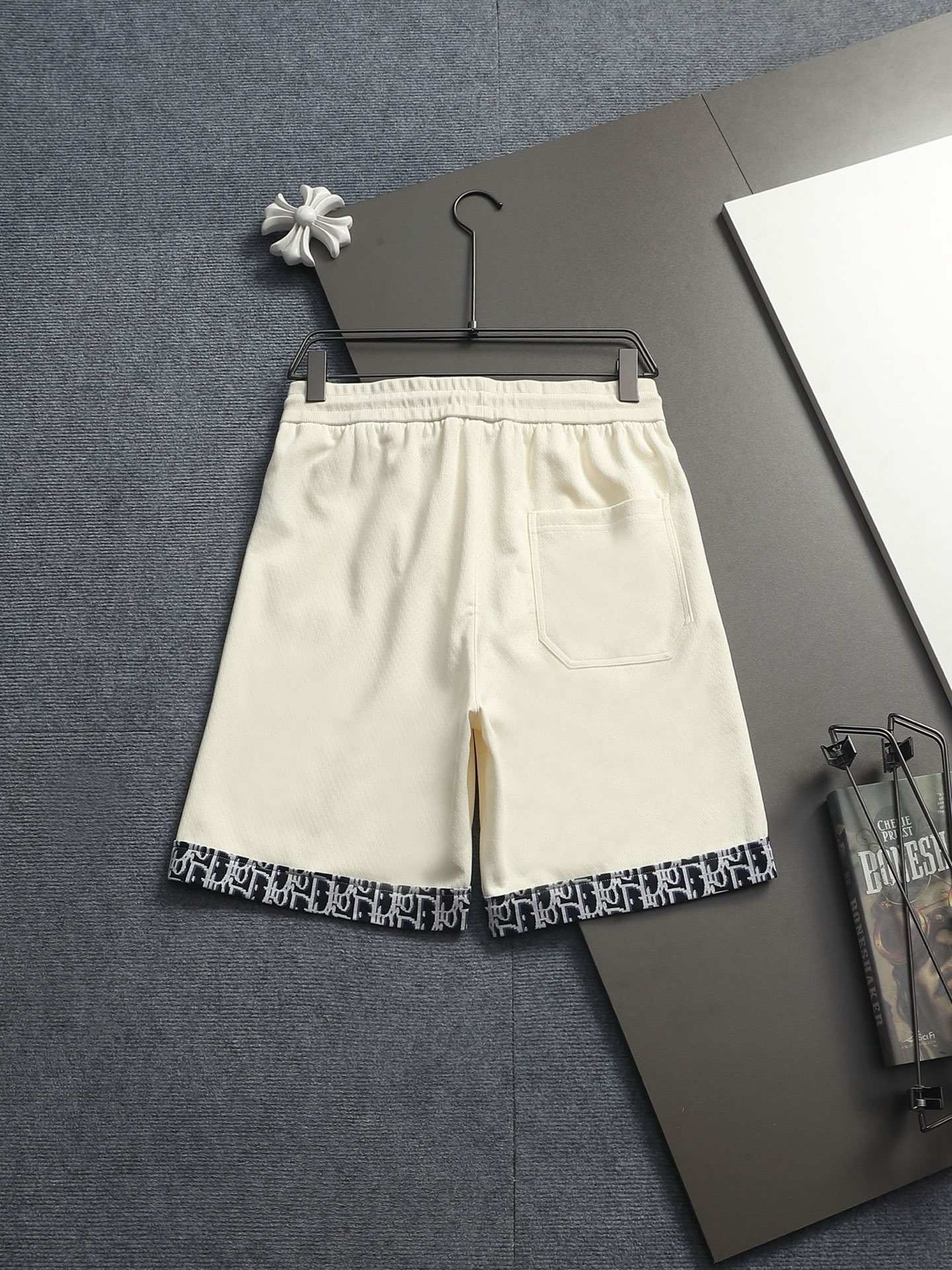 Dior DIOR 迪奥 26ss 毛圈短裤 ～采用棉质毛圈面料精心制作 饰以同色调图案
