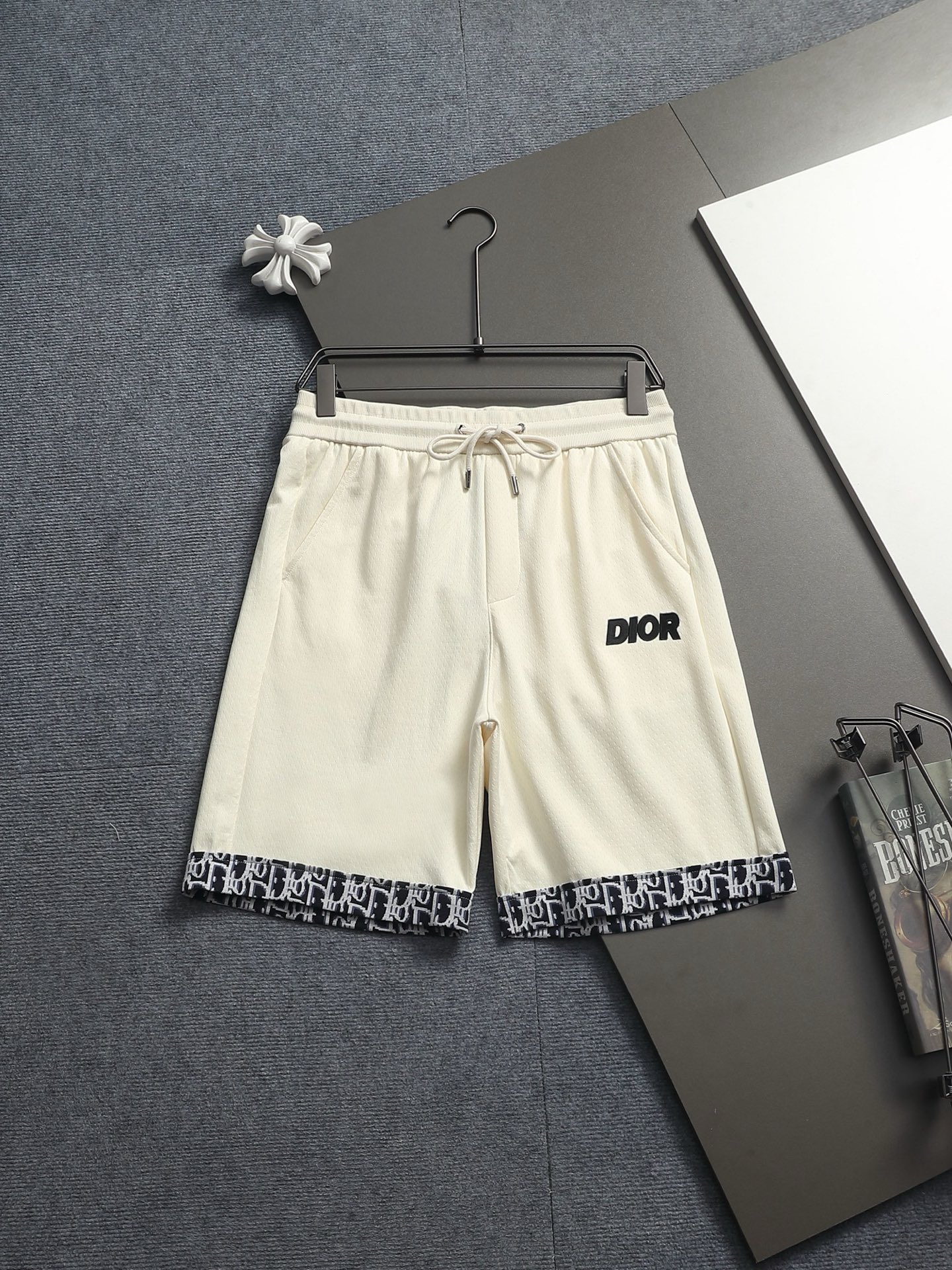 Dior DIOR 迪奥 26ss 毛圈短裤 ～采用棉质毛圈面料精心制作 饰以同色调图案