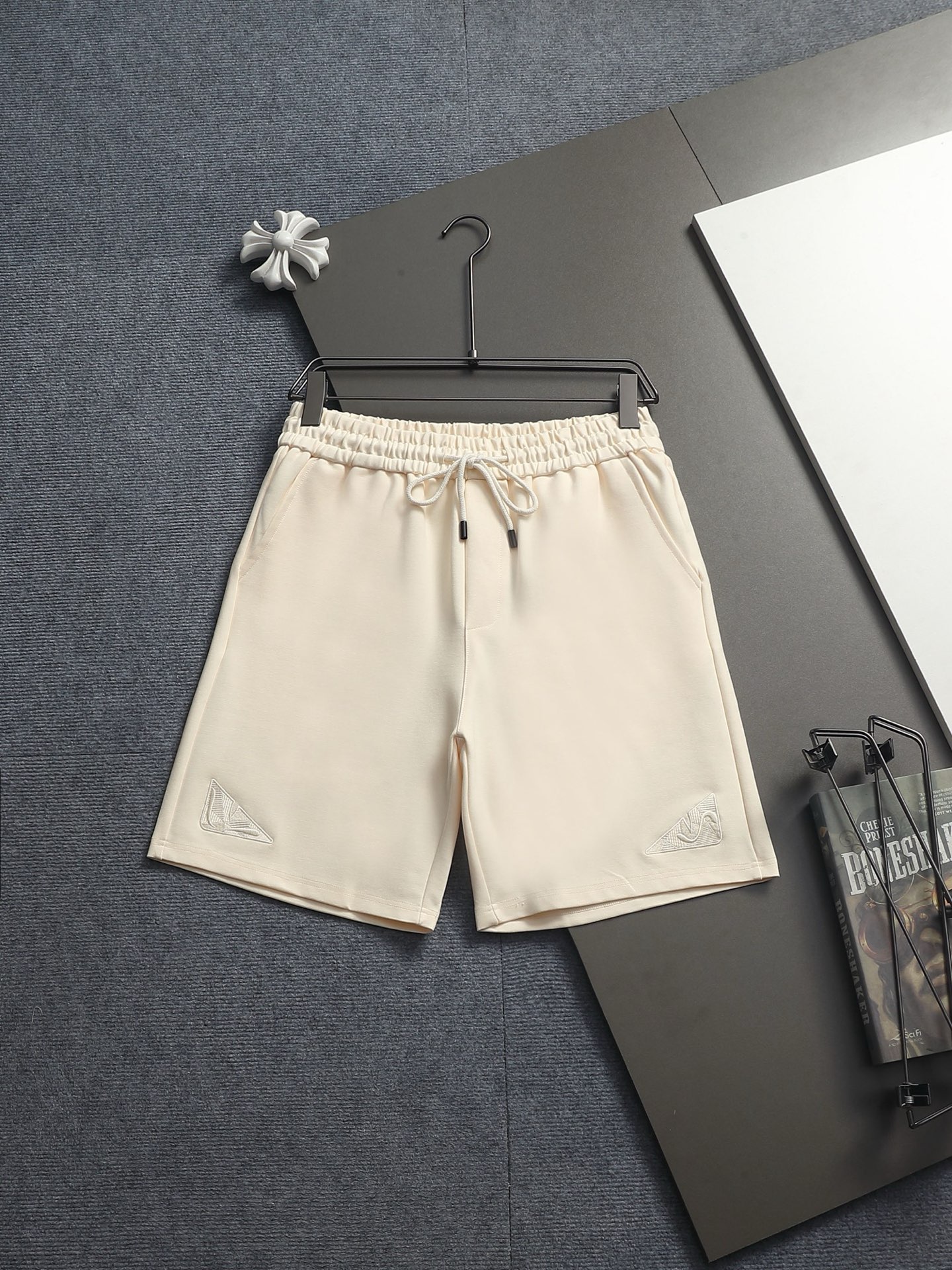 Fendi FENDI 芬迪 25ss 毛圈短裤 ～采用棉质毛圈面料精心制作 饰以同色调提花图案