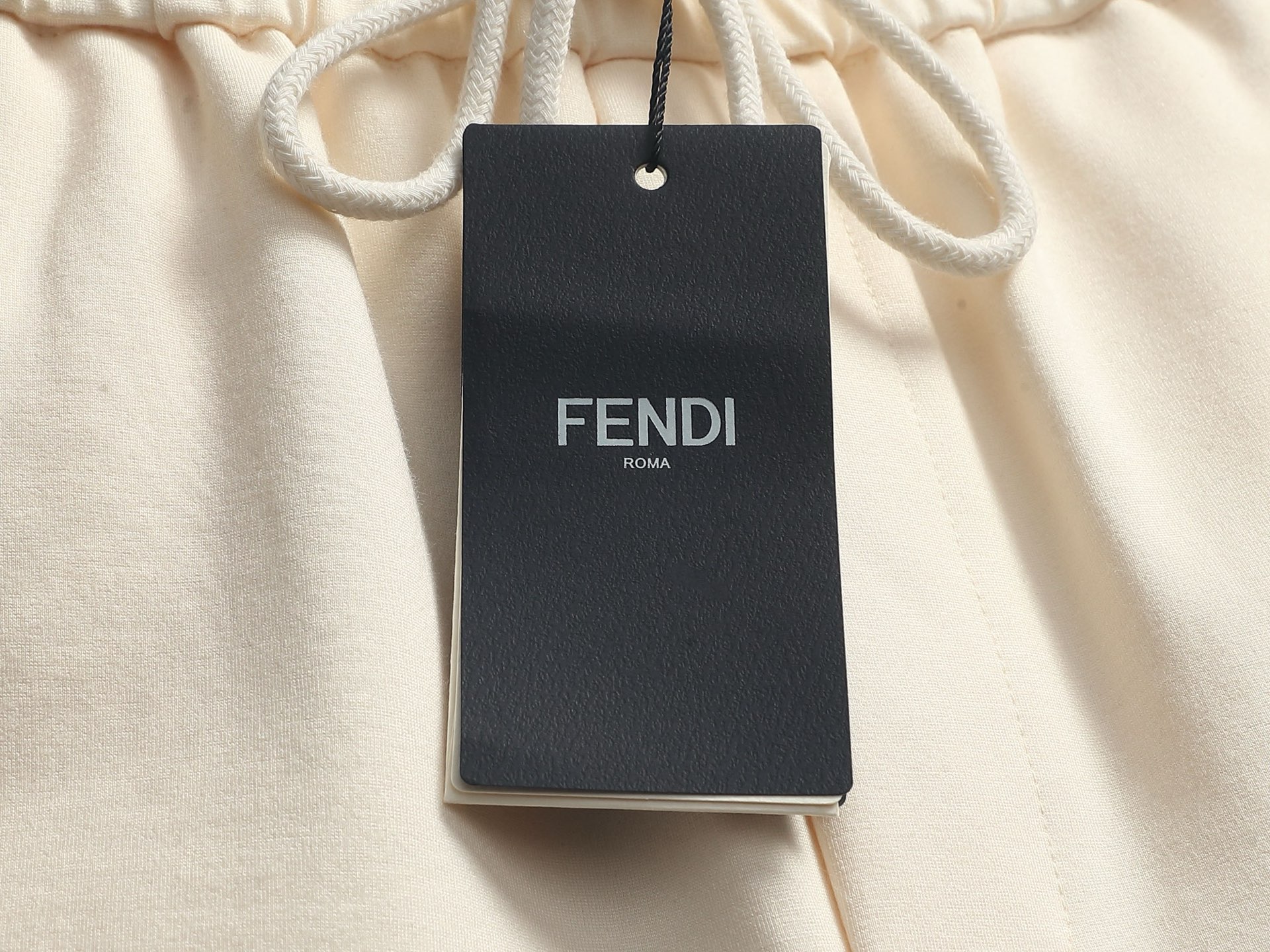 Fendi FENDI 芬迪 25ss 毛圈短裤 ～采用棉质毛圈面料精心制作 饰以同色调提花图案