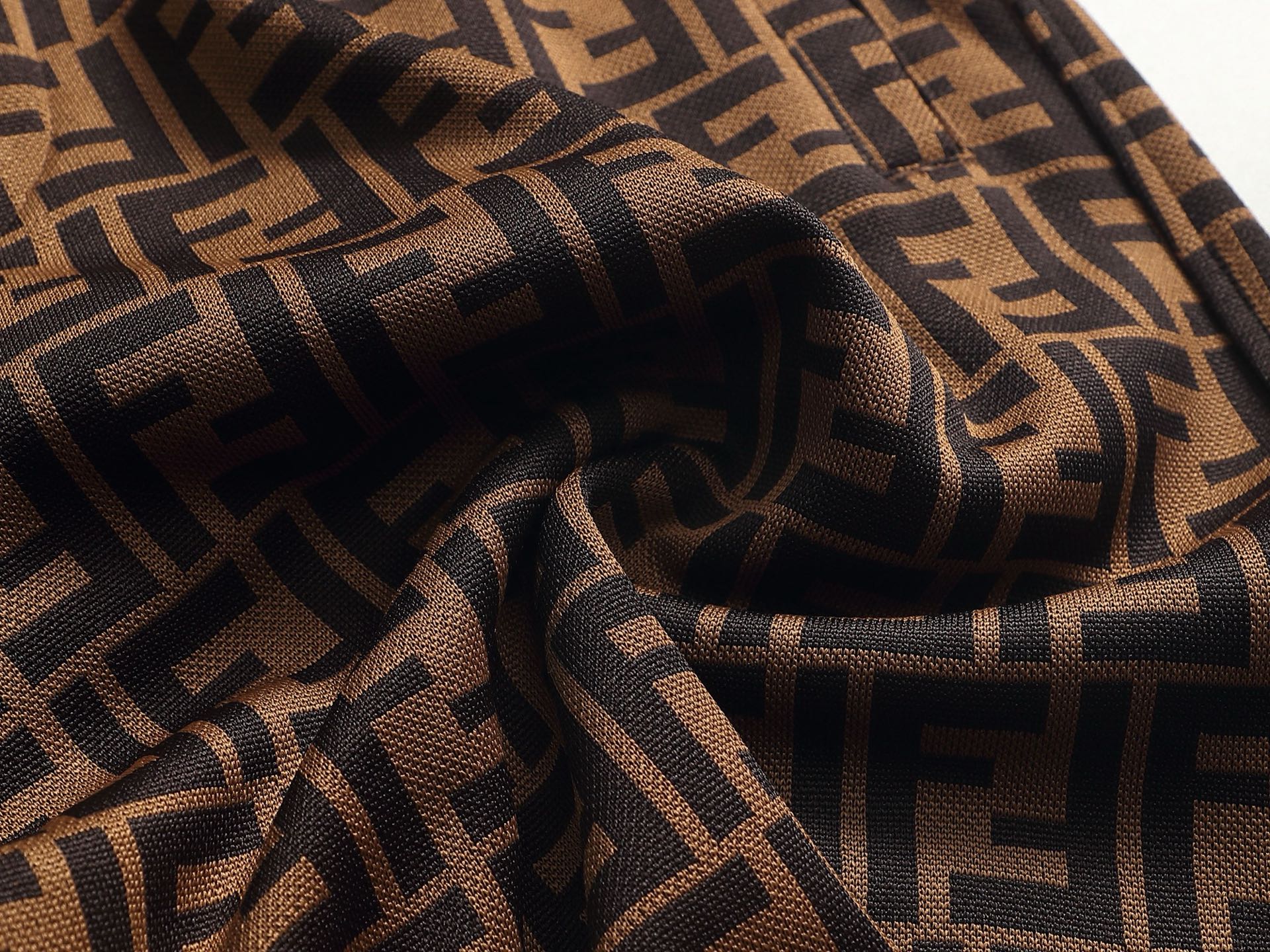 Fendi FENDI 芬迪 25ss 毛圈短裤 ～采用棉质毛圈面料精心制作 饰以同色调提花图案