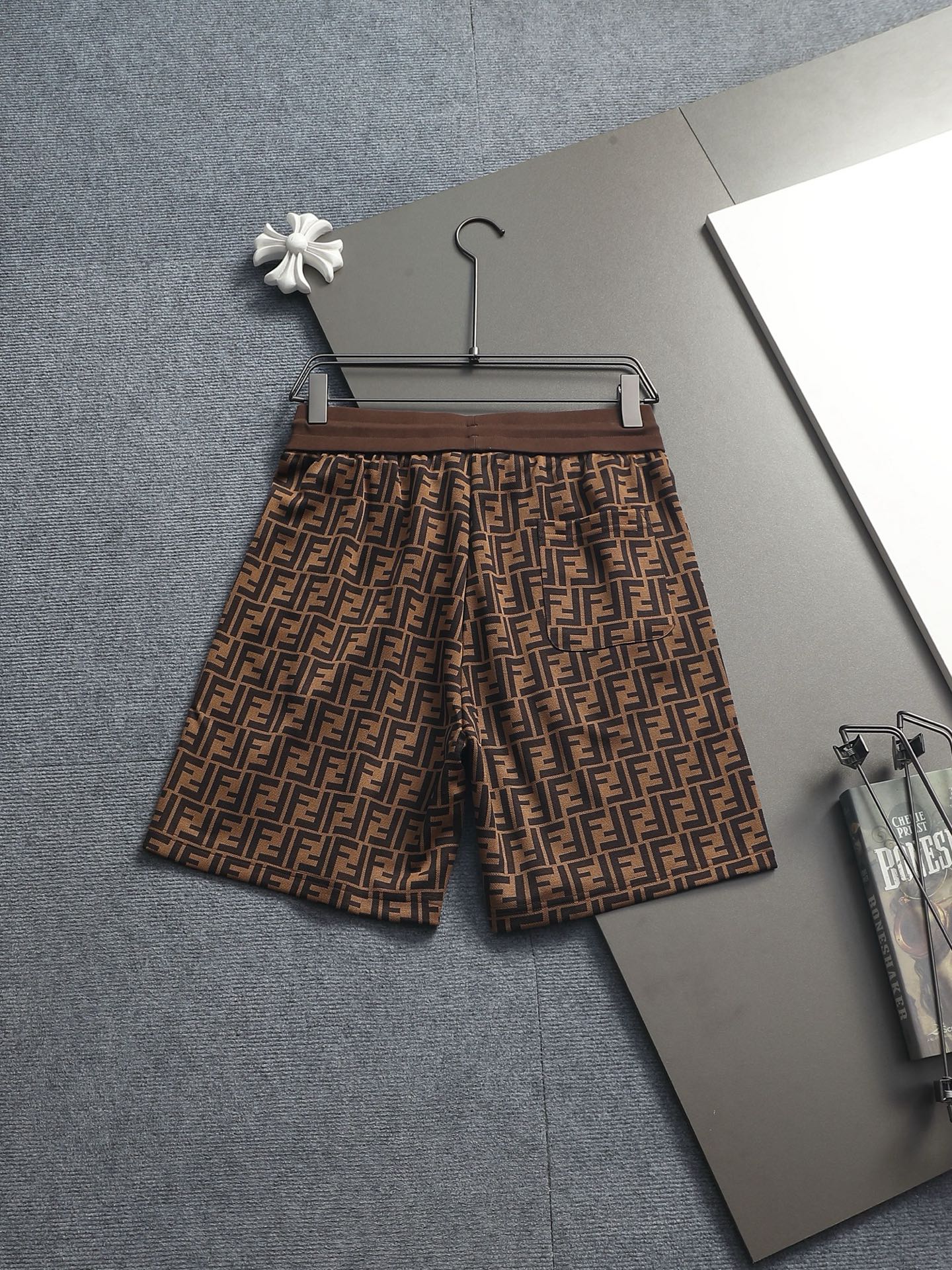 Fendi FENDI 芬迪 25ss 毛圈短裤 ～采用棉质毛圈面料精心制作 饰以同色调提花图案