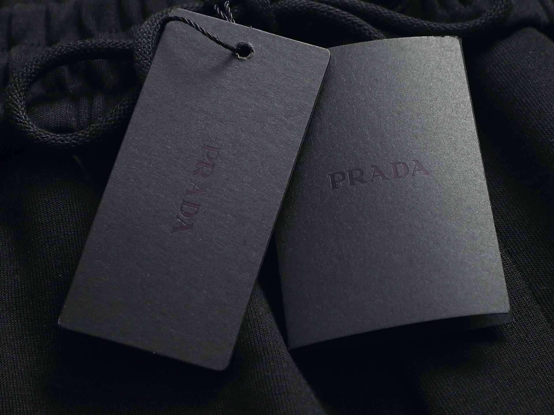Prada 高端货 普拉达 PRADA 2025春夏新款松紧带休闲短裤 定制面料 透气舒适度高