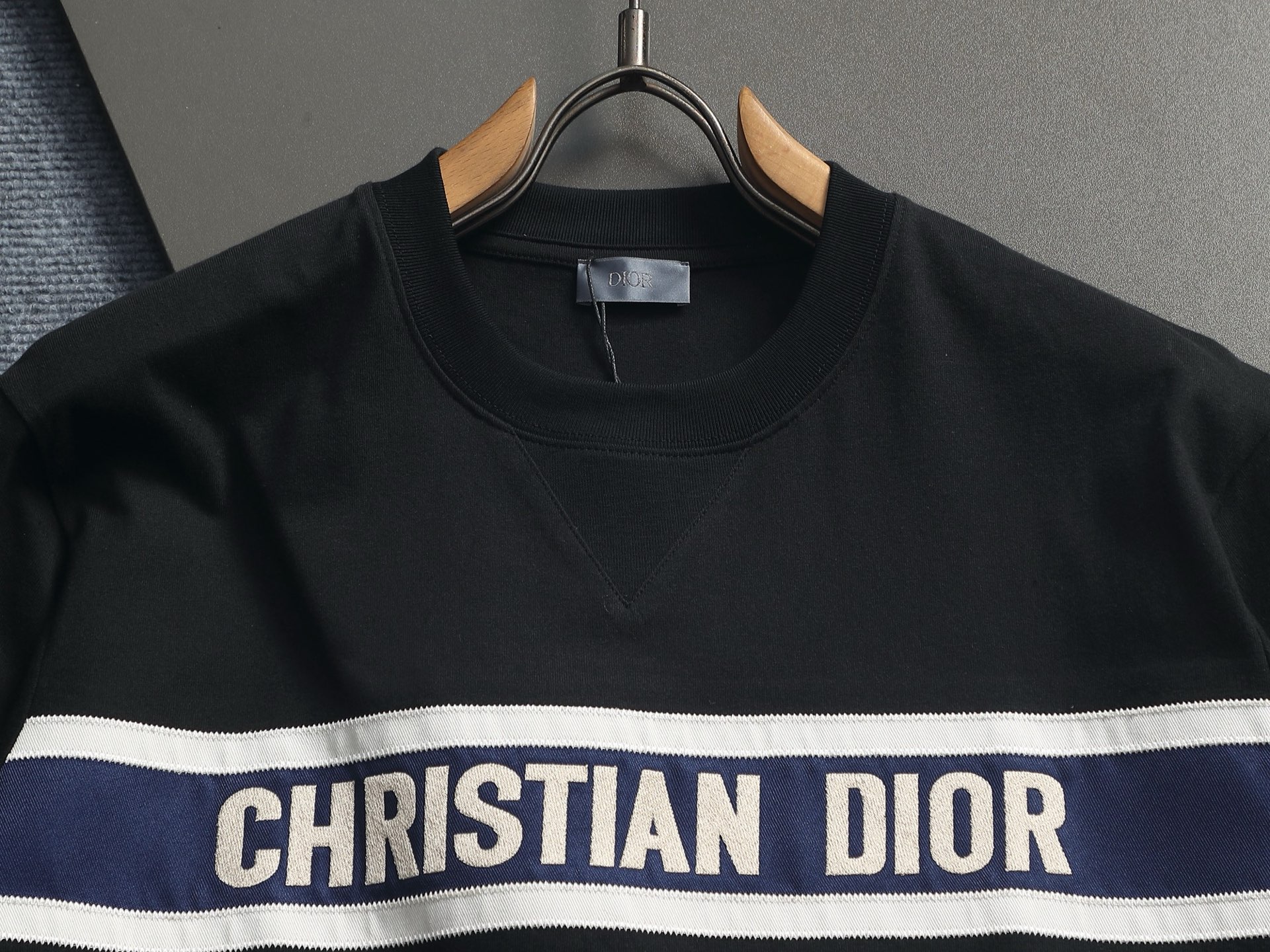 Dior DIOR迪奥 CD字母徽章立体刺绣