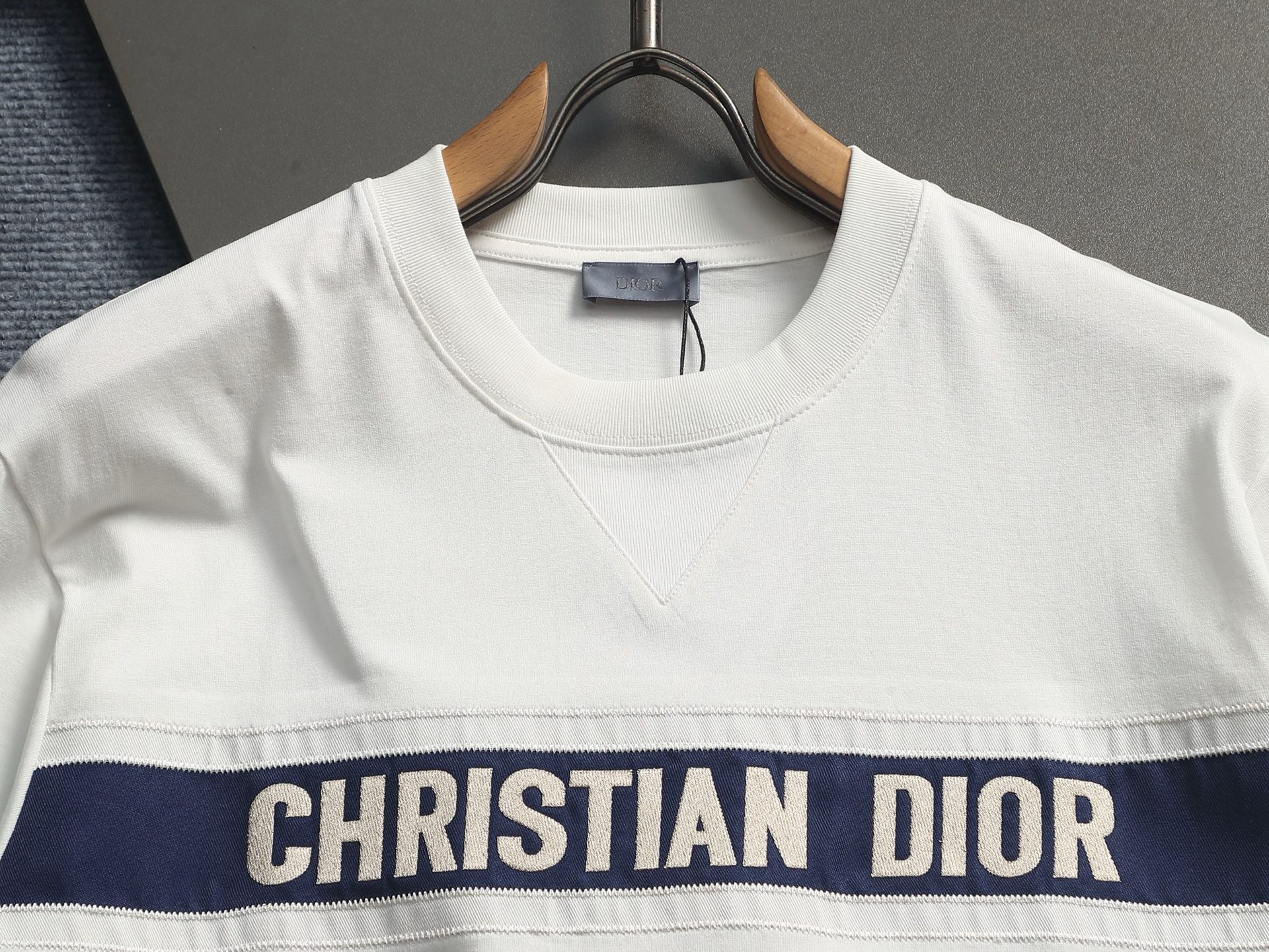 Dior DIOR迪奥 CD字母徽章立体刺绣