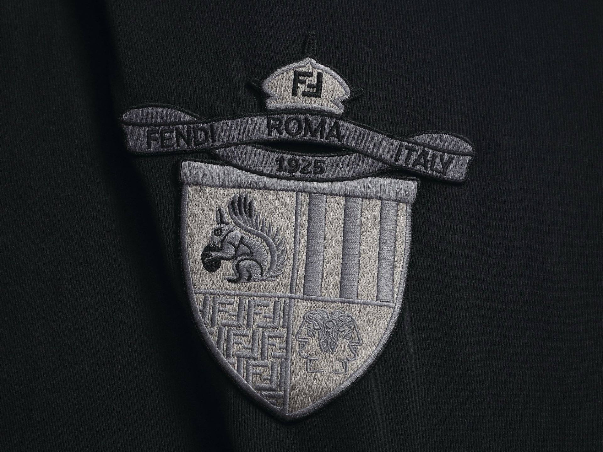 Fendi FENDI 芬迪 双fLogo刺绣标识 升级