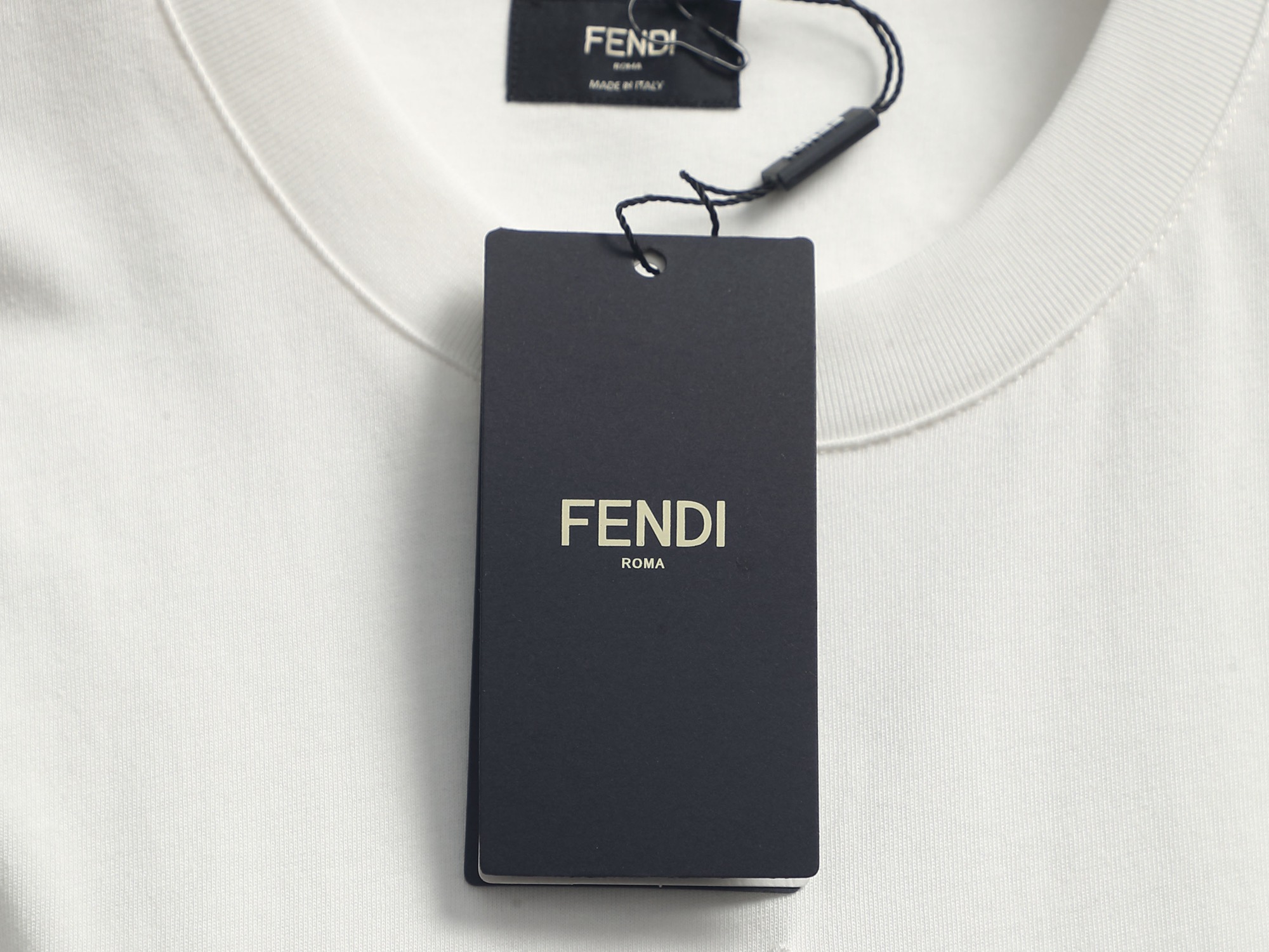 Fendi FENDI 芬迪 双fLogo刺绣标识 升级