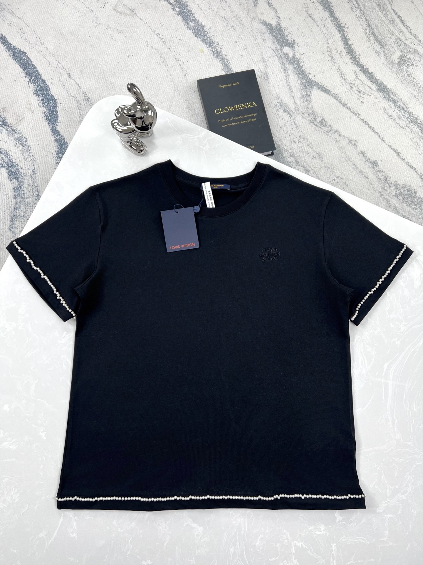 P80 (Versión superior) Louis Vuitton-Louis Vuitton-Camiseta de manga corta con tachuelas de perlas y letras bordadas en…